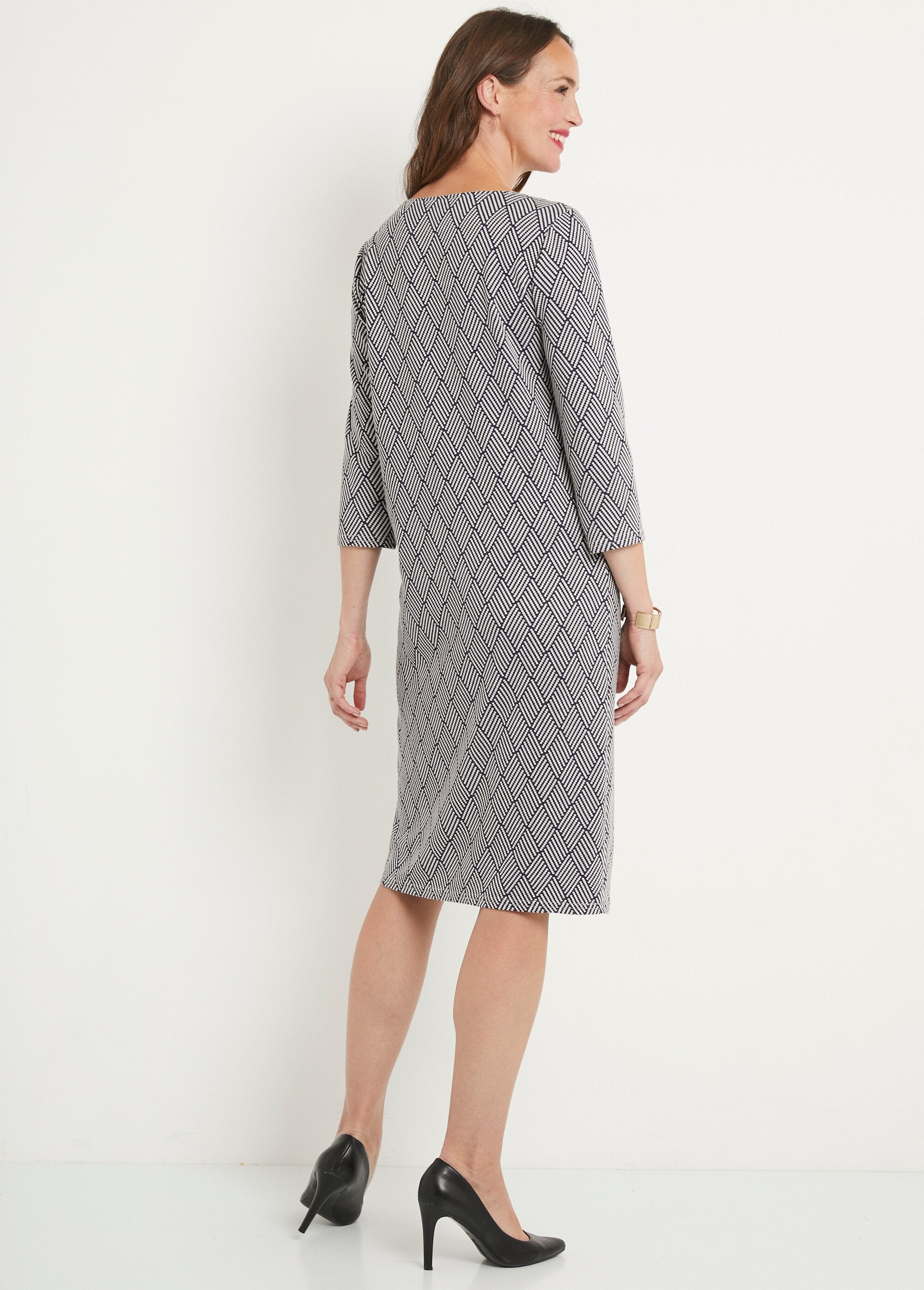 Robe_courte_droite_jacquard_graphique_Marine_et_ecru_DO1_slim