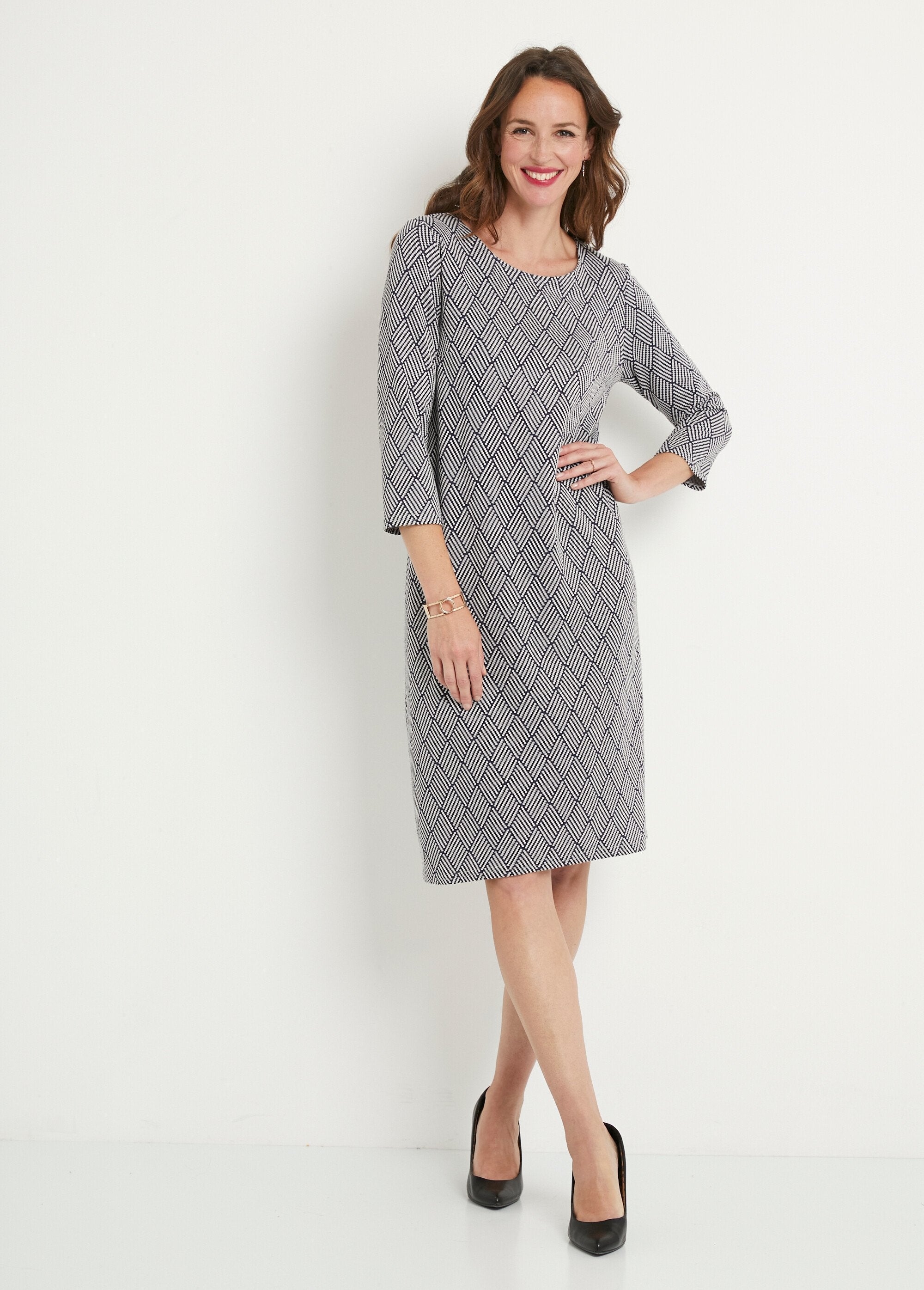 Robe_courte_droite_jacquard_graphique_Marine_et_ecru_FA1_slim