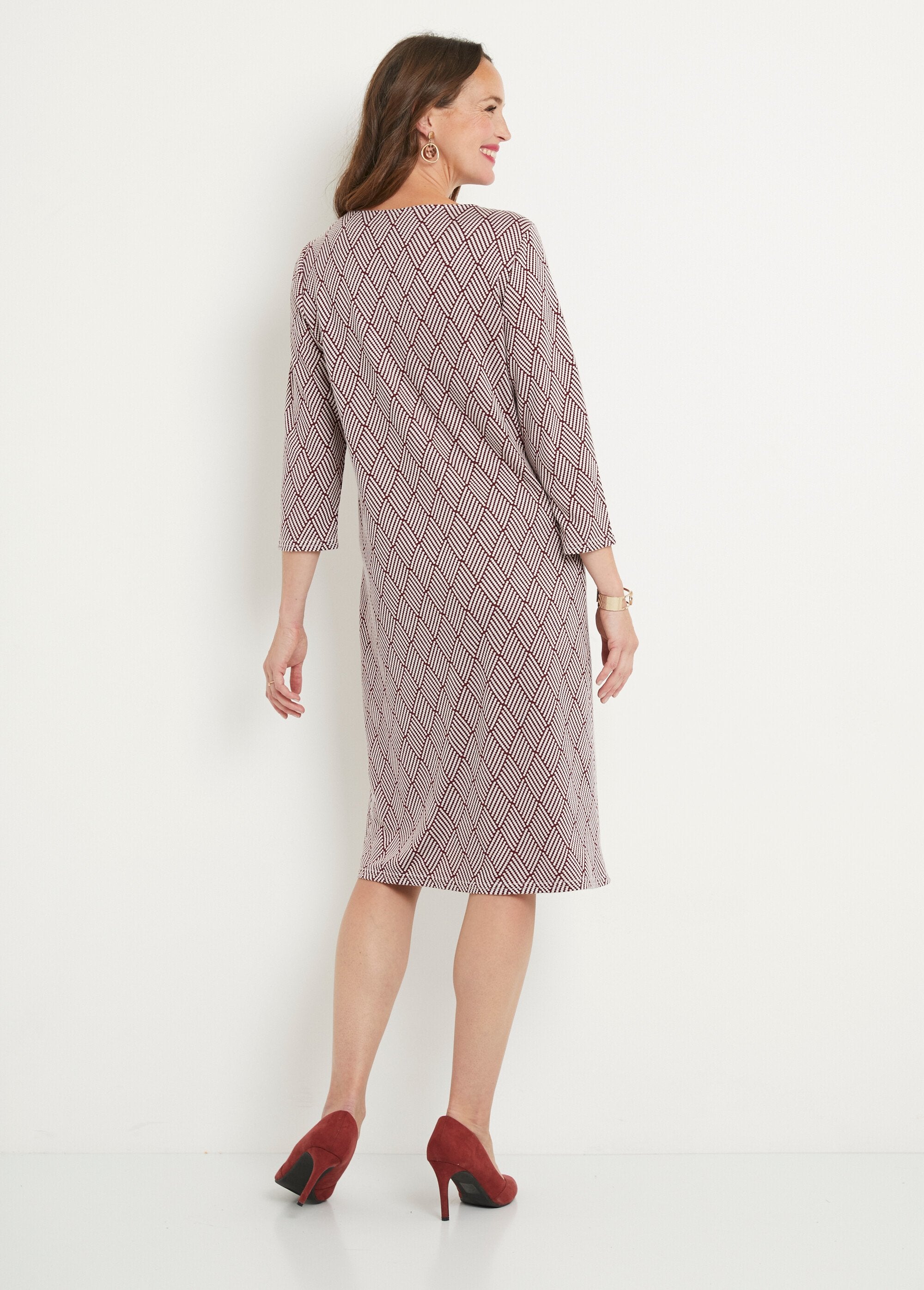 Robe_courte_droite_jacquard_graphique_Bordeaux_et_ecru_DO1_slim