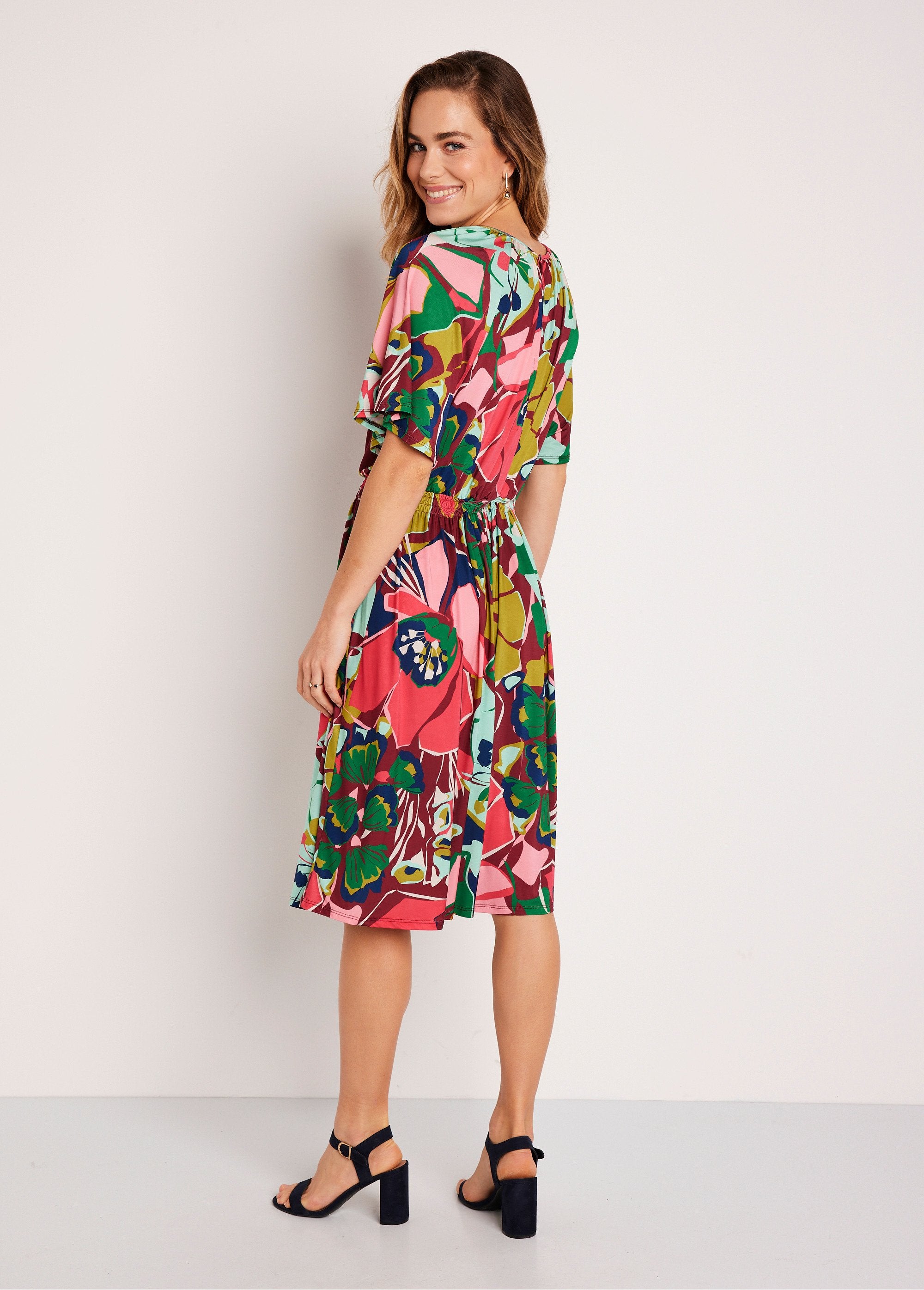 Robe_courte_évasée_fleurie_Rose_et_vert_DO1_slim