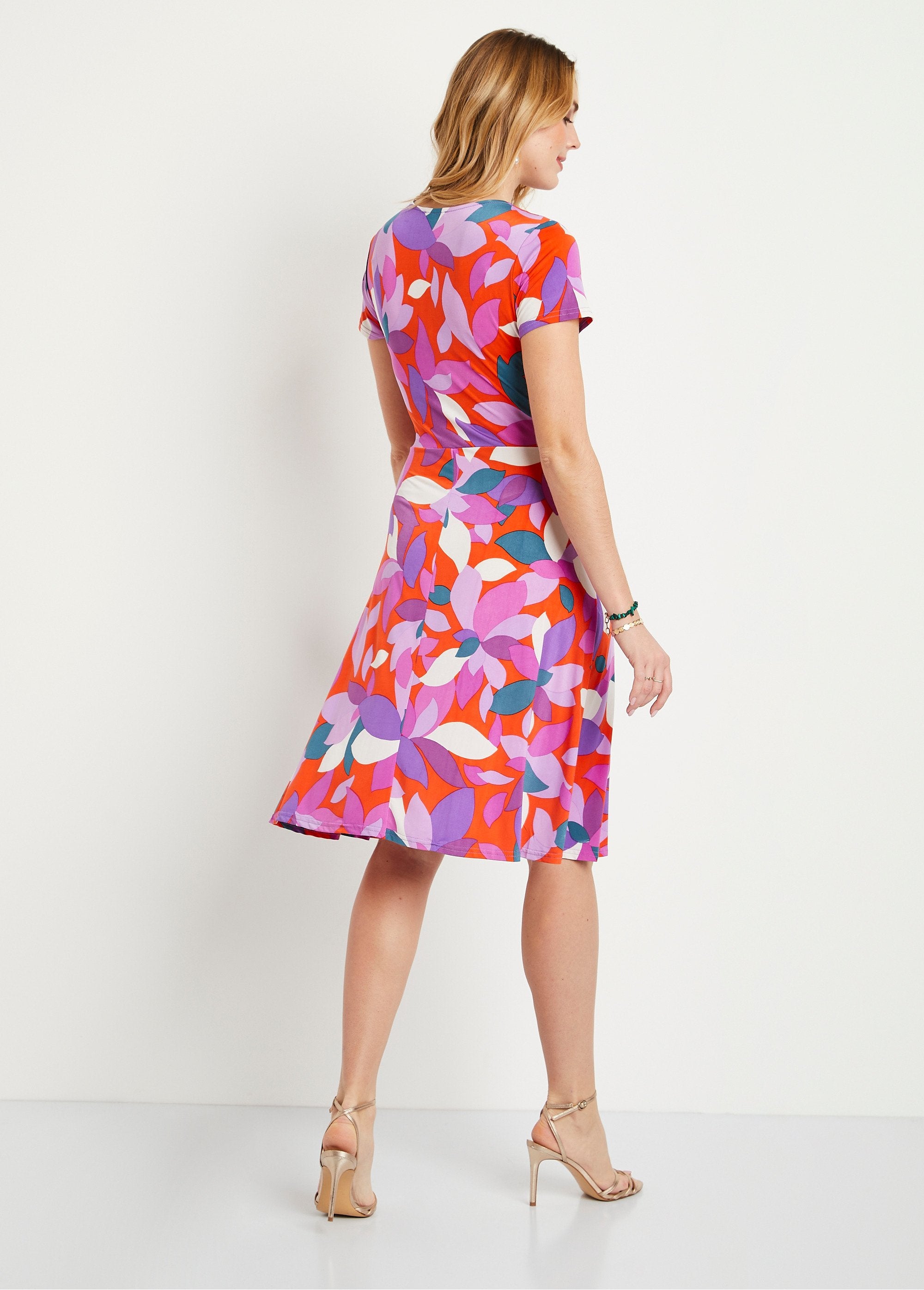 Korte_jurk_met_print_Oranje_en_paars_DO1_slim