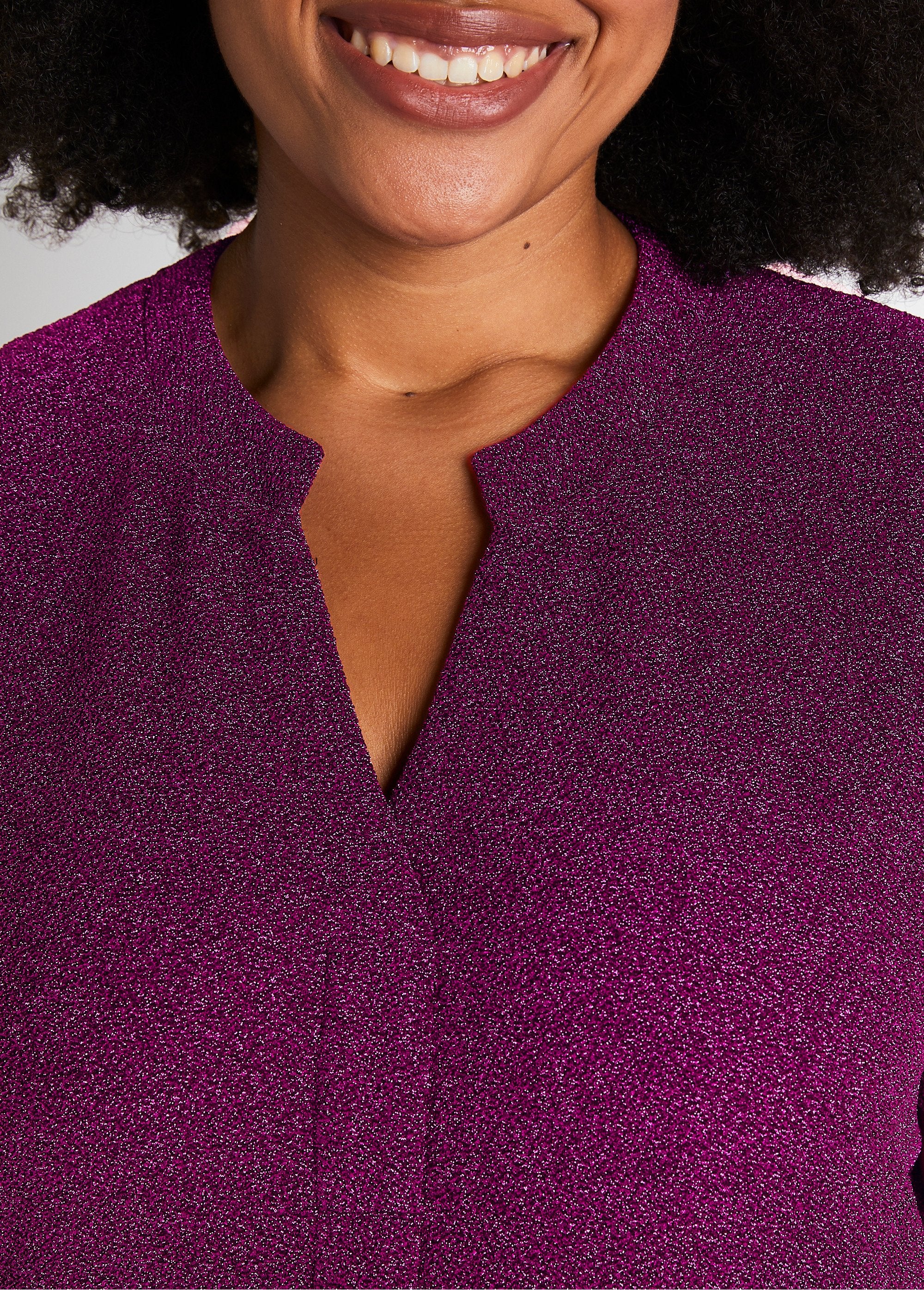 Robe_courte_évasée_maille_brillante_Rose_DE2_curvy