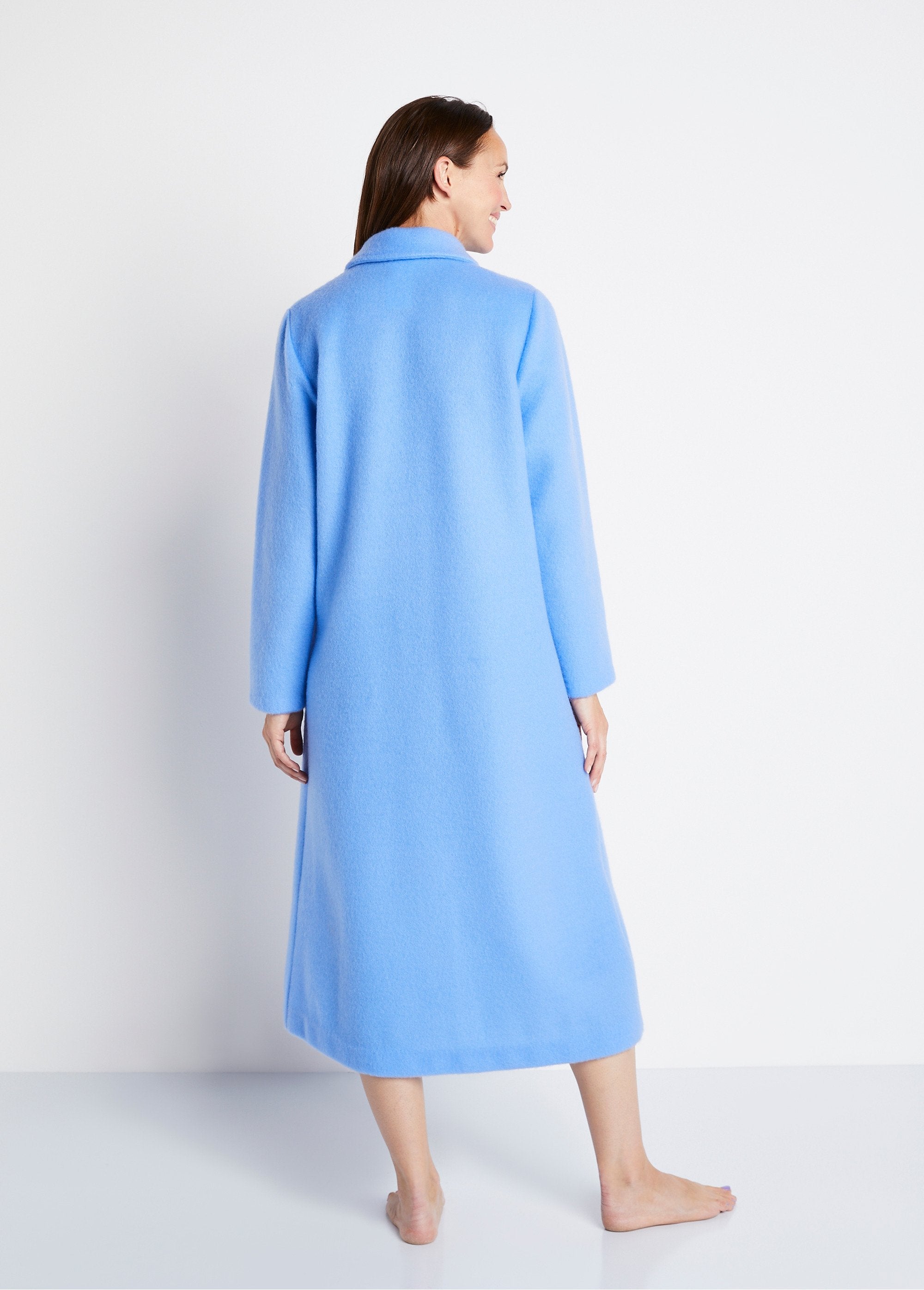 Peignoir_robe_de_chambre_brodé_en_Courtelle_Bleu_DO1_slim