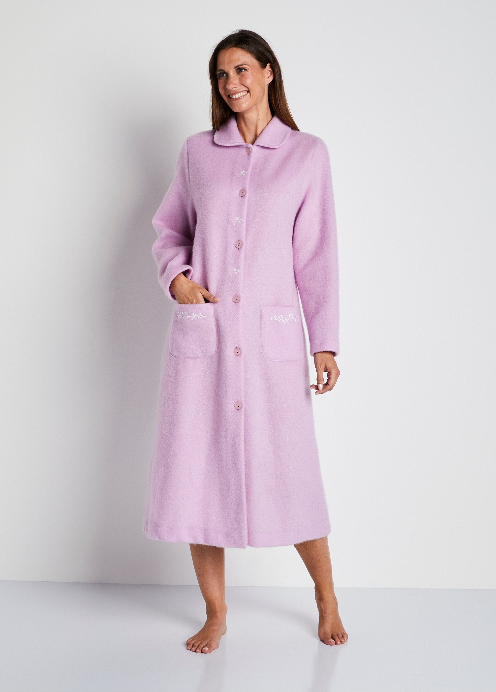 Peignoir_robe_de_chambre_brodé_en_Courtelle_Lilas_FA1_slim