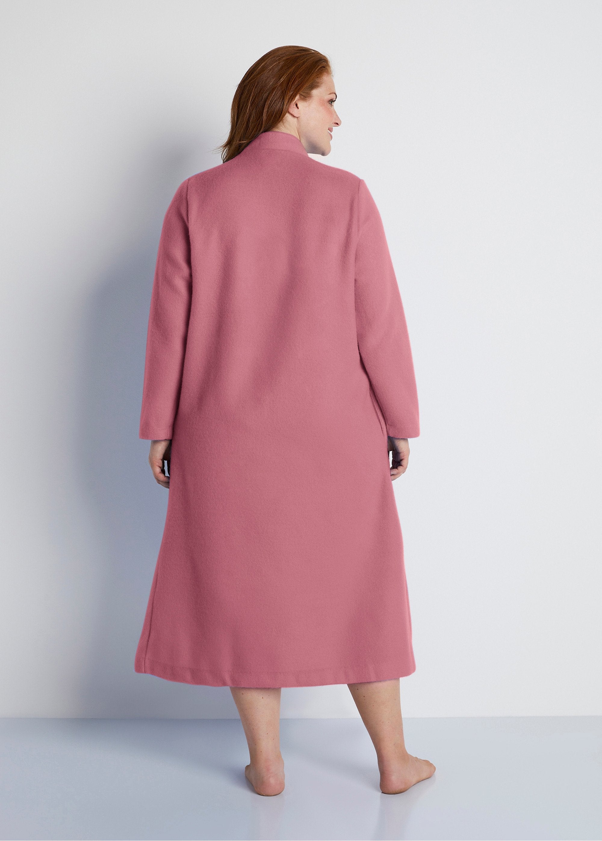 Courtelle®_zipped_knit_bathrobe_Pink_DO1_curvy