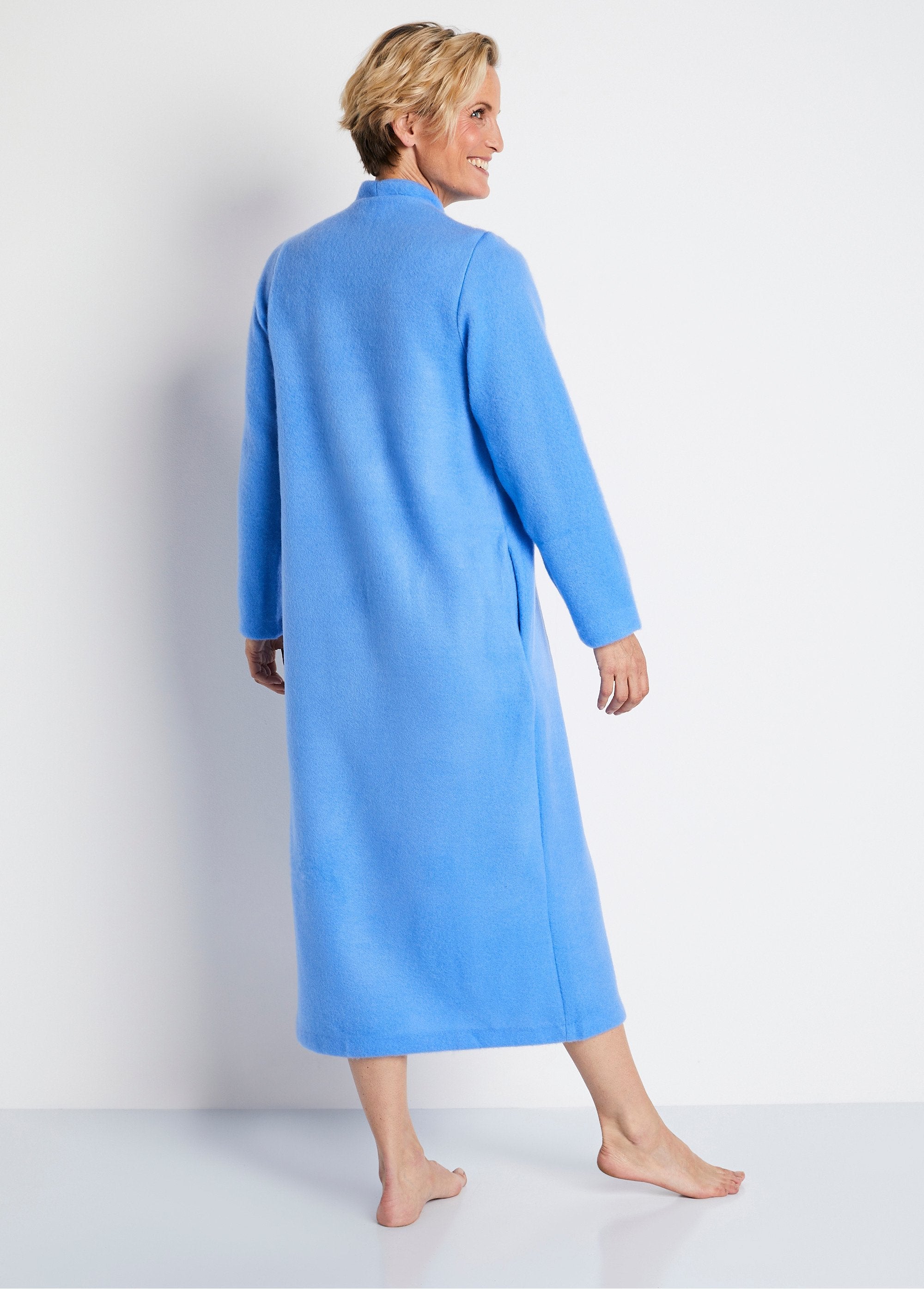 Robe_de_chambre_zippée_et_brodée_Bleu_DO1_slim