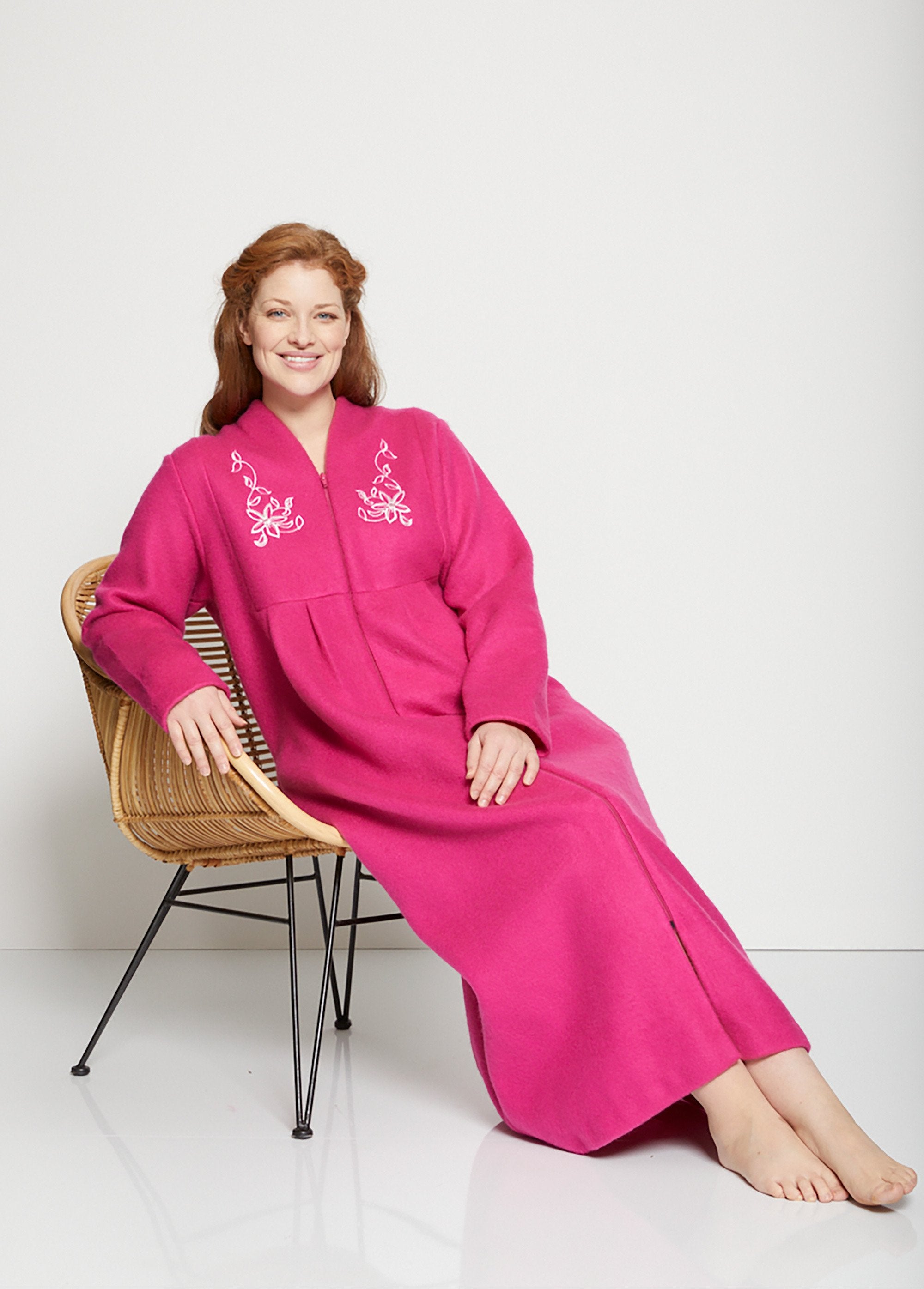 Robe_de_chambre_zippée_et_brodée_Fuschia_SF1_curvy