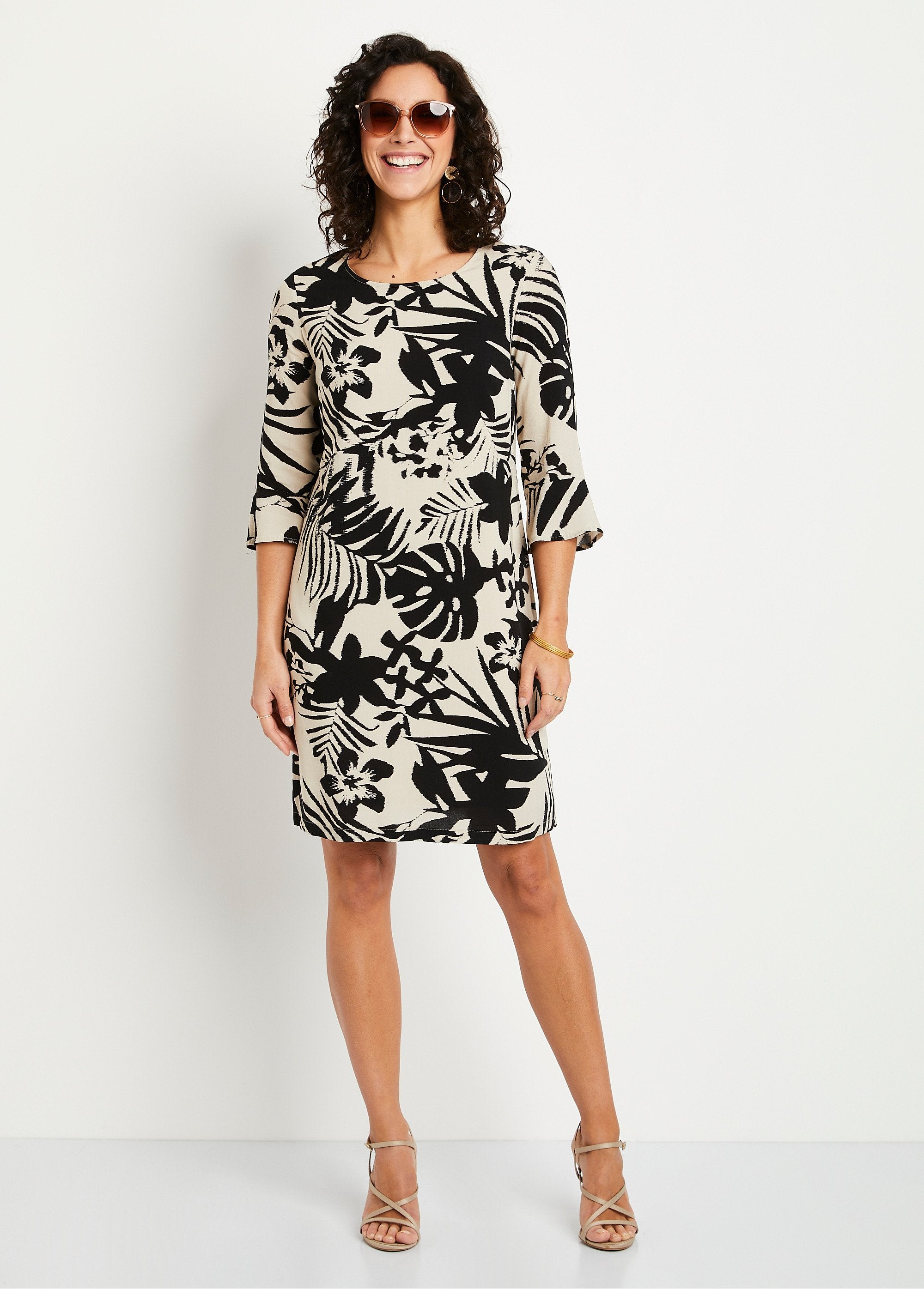 Short,_flowing_floral_straight_dress_Black_and_beige_FA2_slim