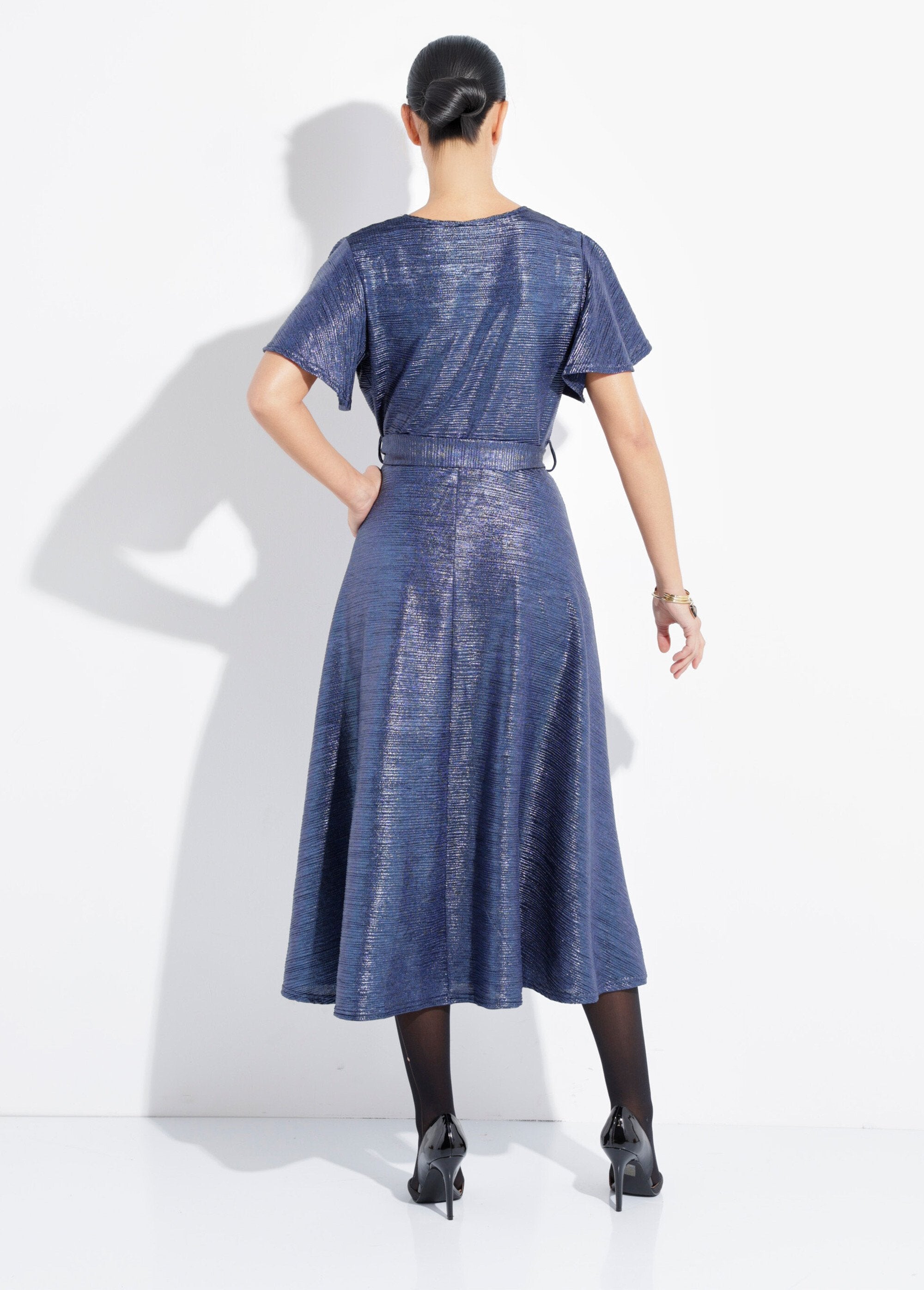 Robe_longue_brillante,_manches_papillon_Bleu_nuit_DO1_slim