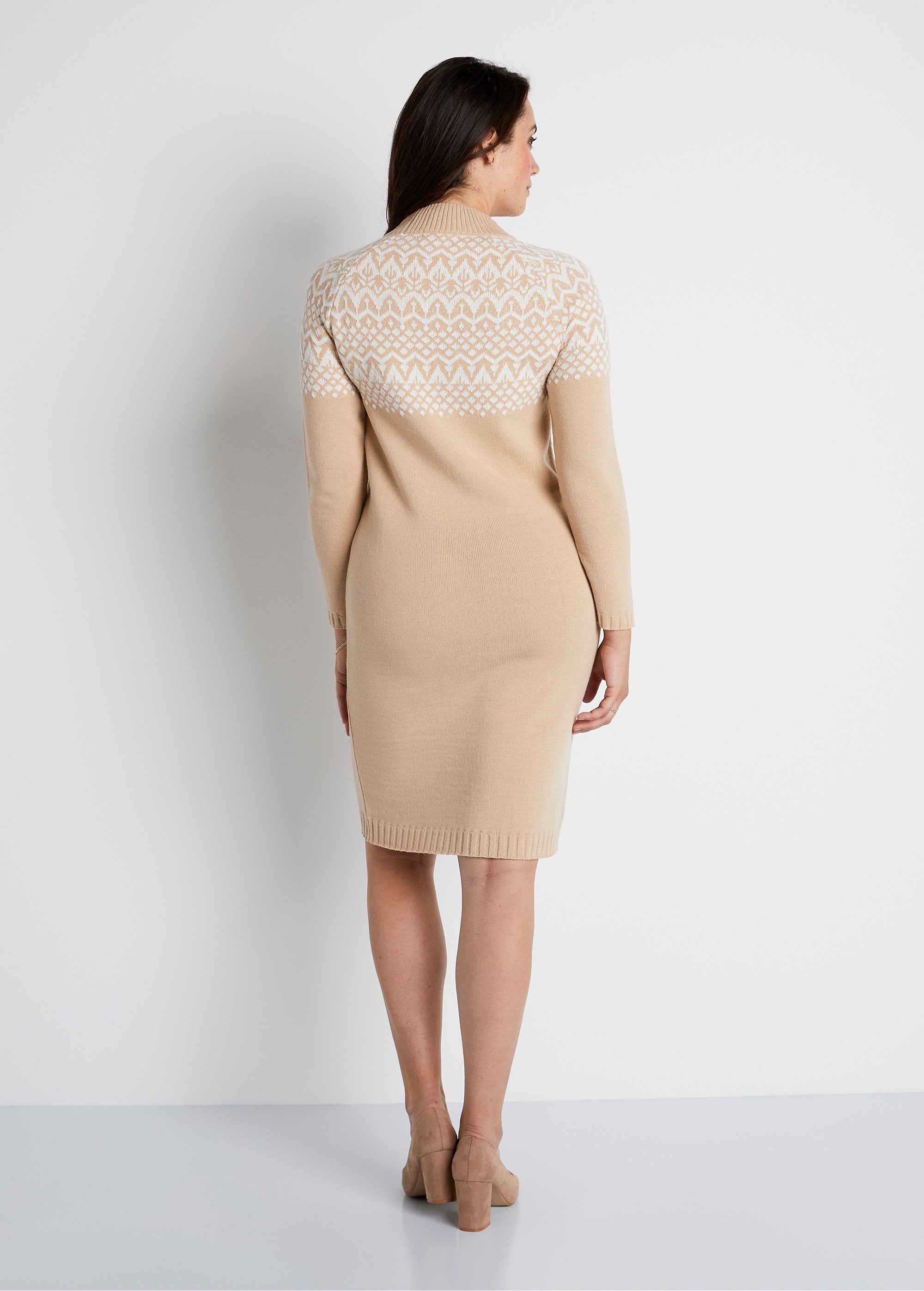 Robe_pull_courte_maille_jacquard_Beige_et_ecru_DO1_curvy