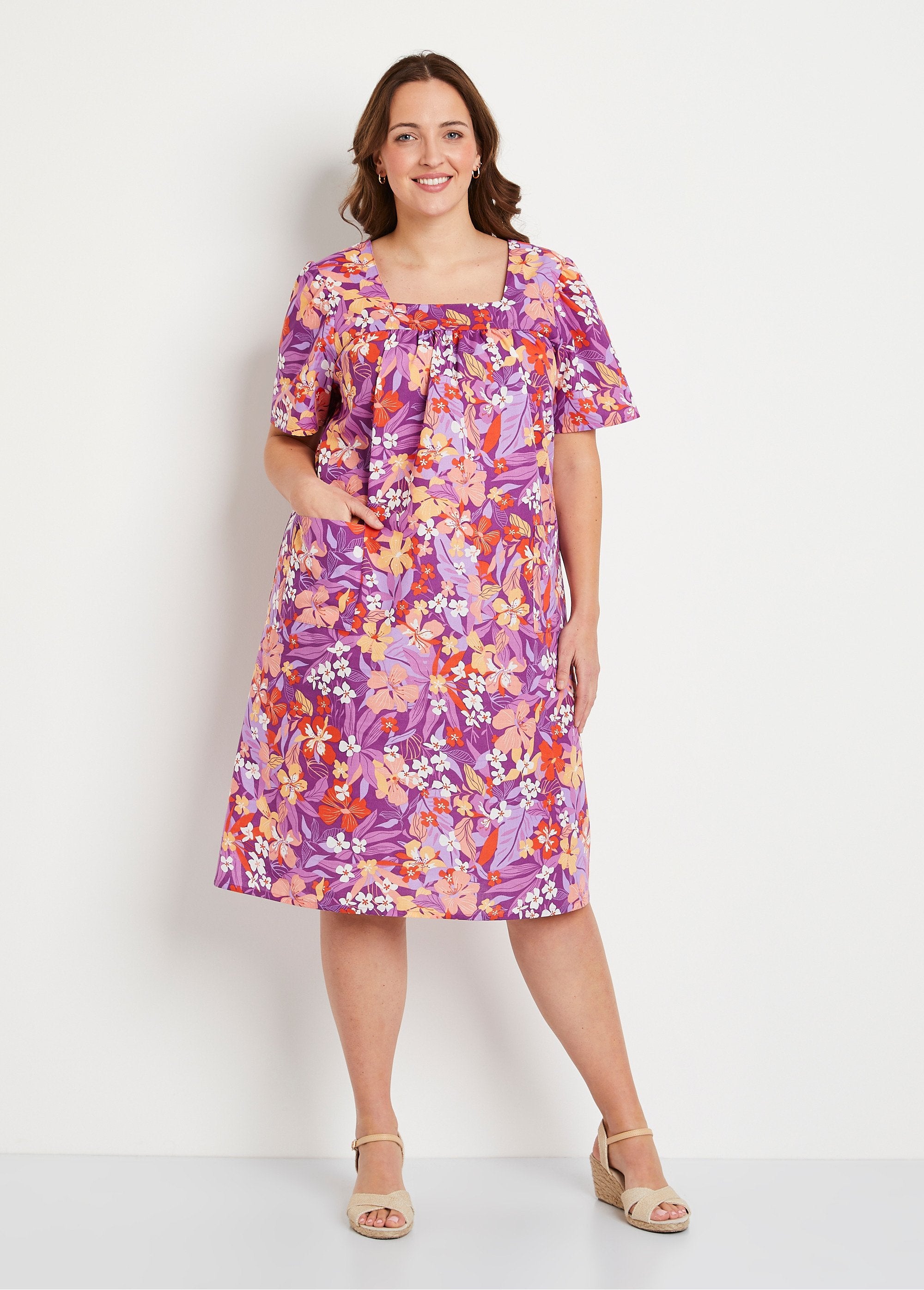 Robe-tablier_courte_manches_courtes_Violet_et_orange_FA1_curvy