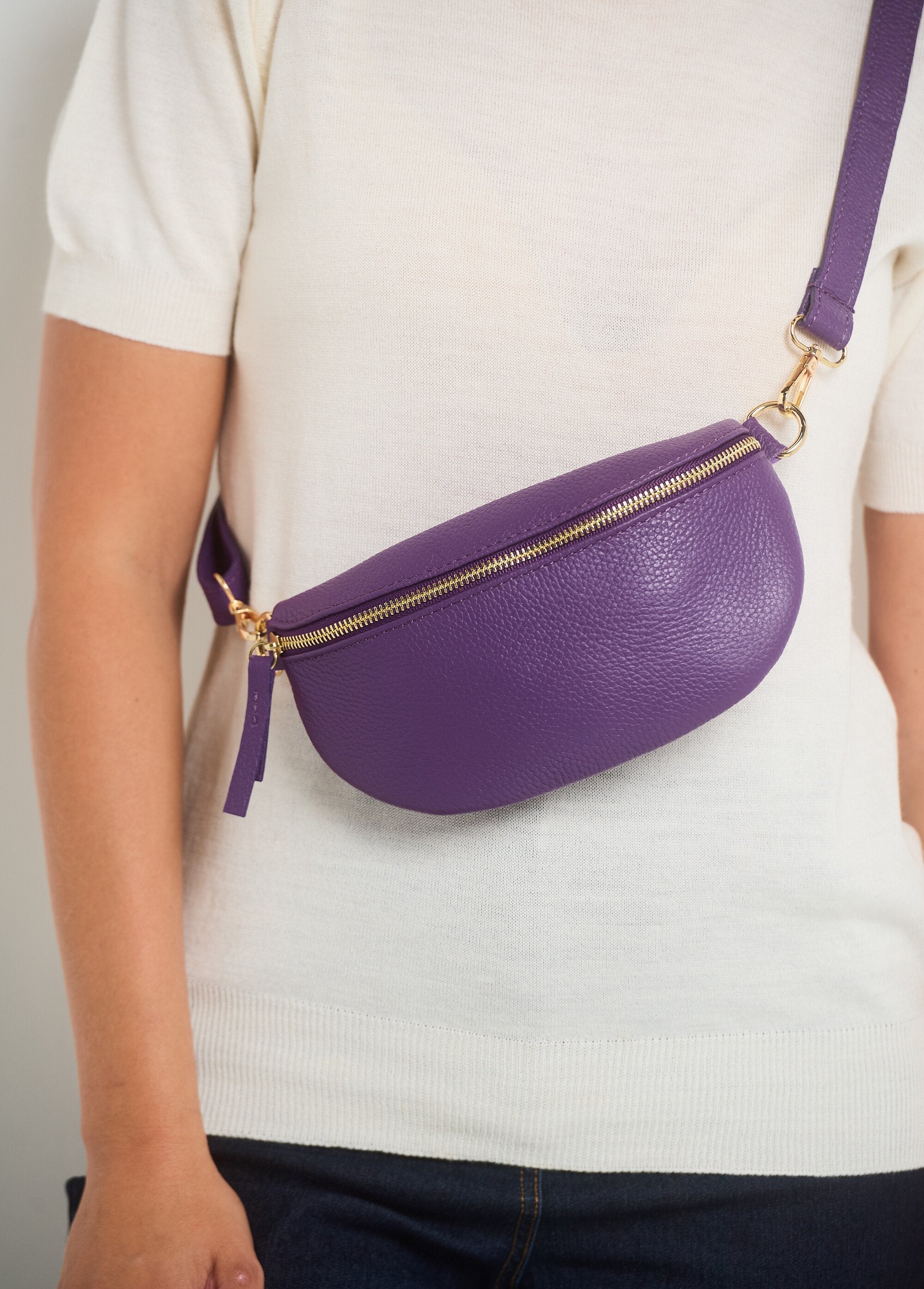 Sac_banane_femme_en_cuir_grainé_Violet_DE3_slim