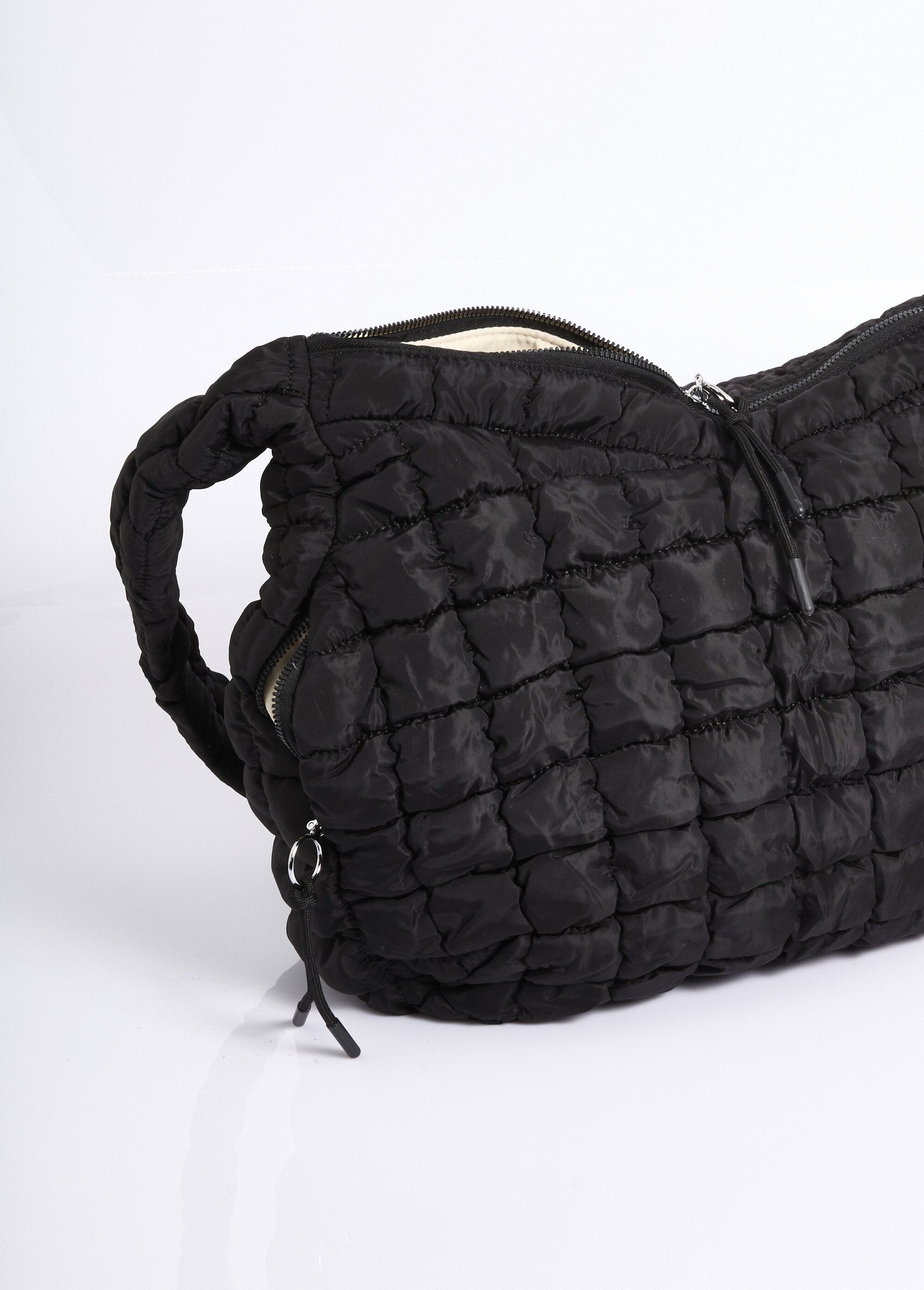 Sac_matelassé_zippé_à_bandoulière_Noir_DE1_slim