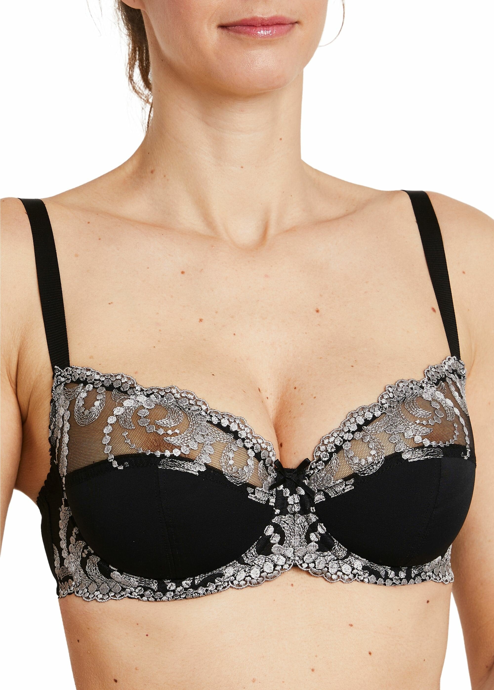 Soutien-gorge_avec_armatures_tulle_brodé_Noir_DE1_slim