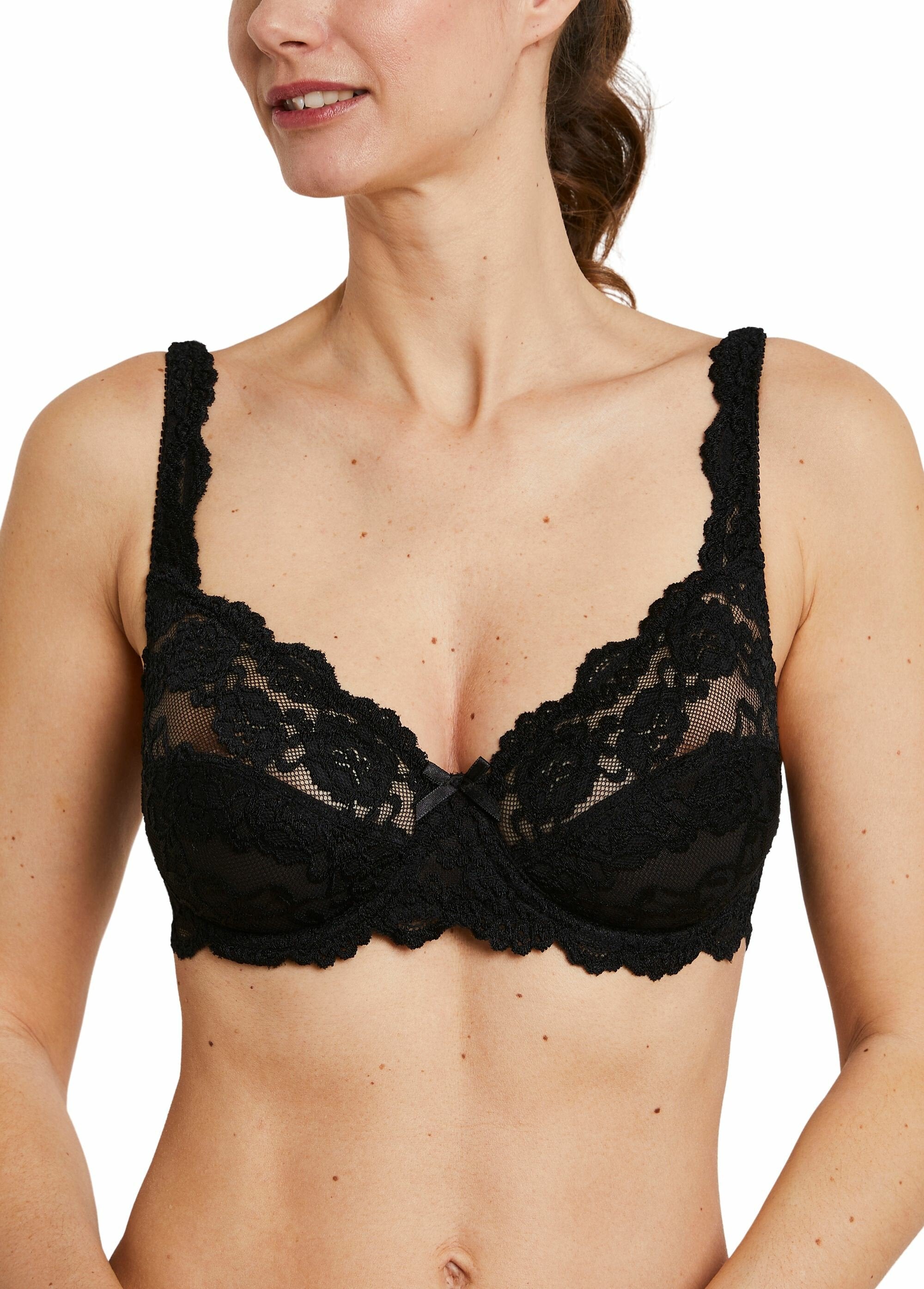 Soutien-gorge_dentelle_avec_armatures_Noir_FA1_slim