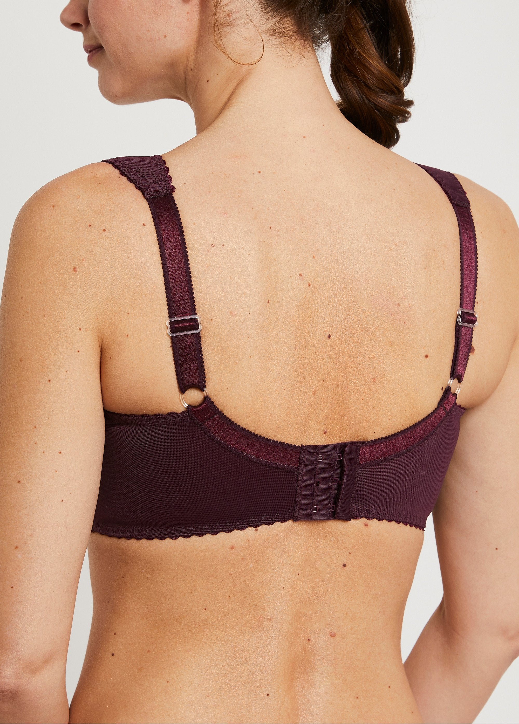 Underwired_lace_bra_Plum_DO1_slim