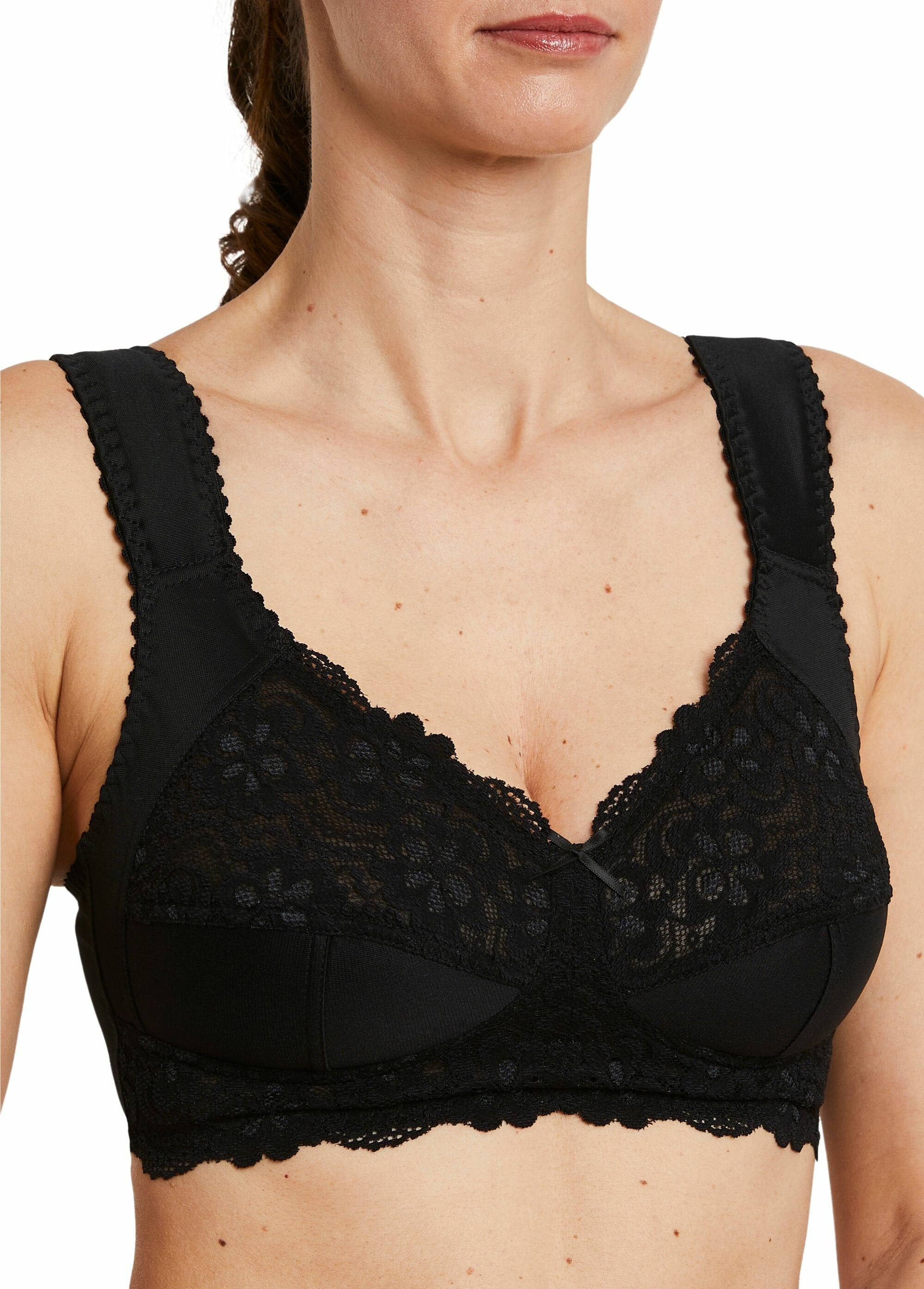 Soutien-gorge_sans_armatures_dentelle_Noir_DE1_slim