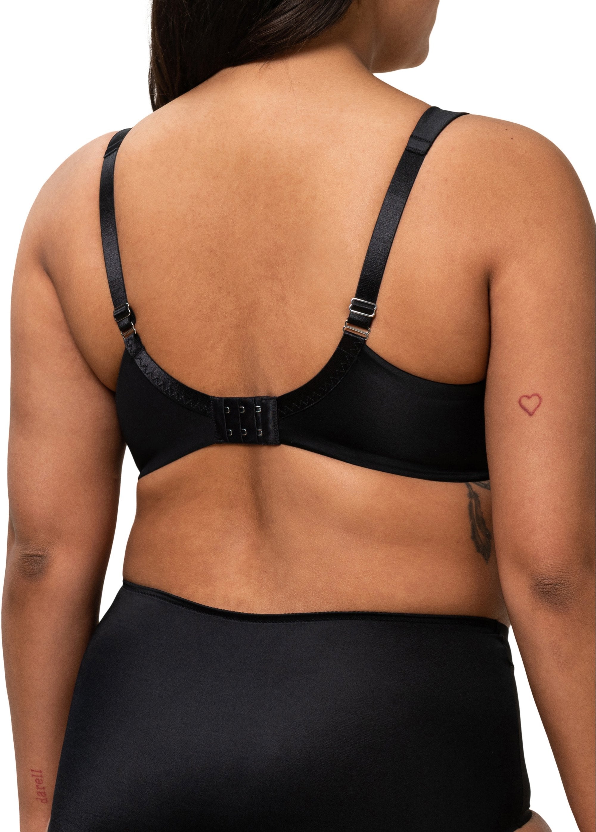 Triumph®_-_Soutien-gorge_avec_armatures_minimiseur_Noir_DO1_curvy