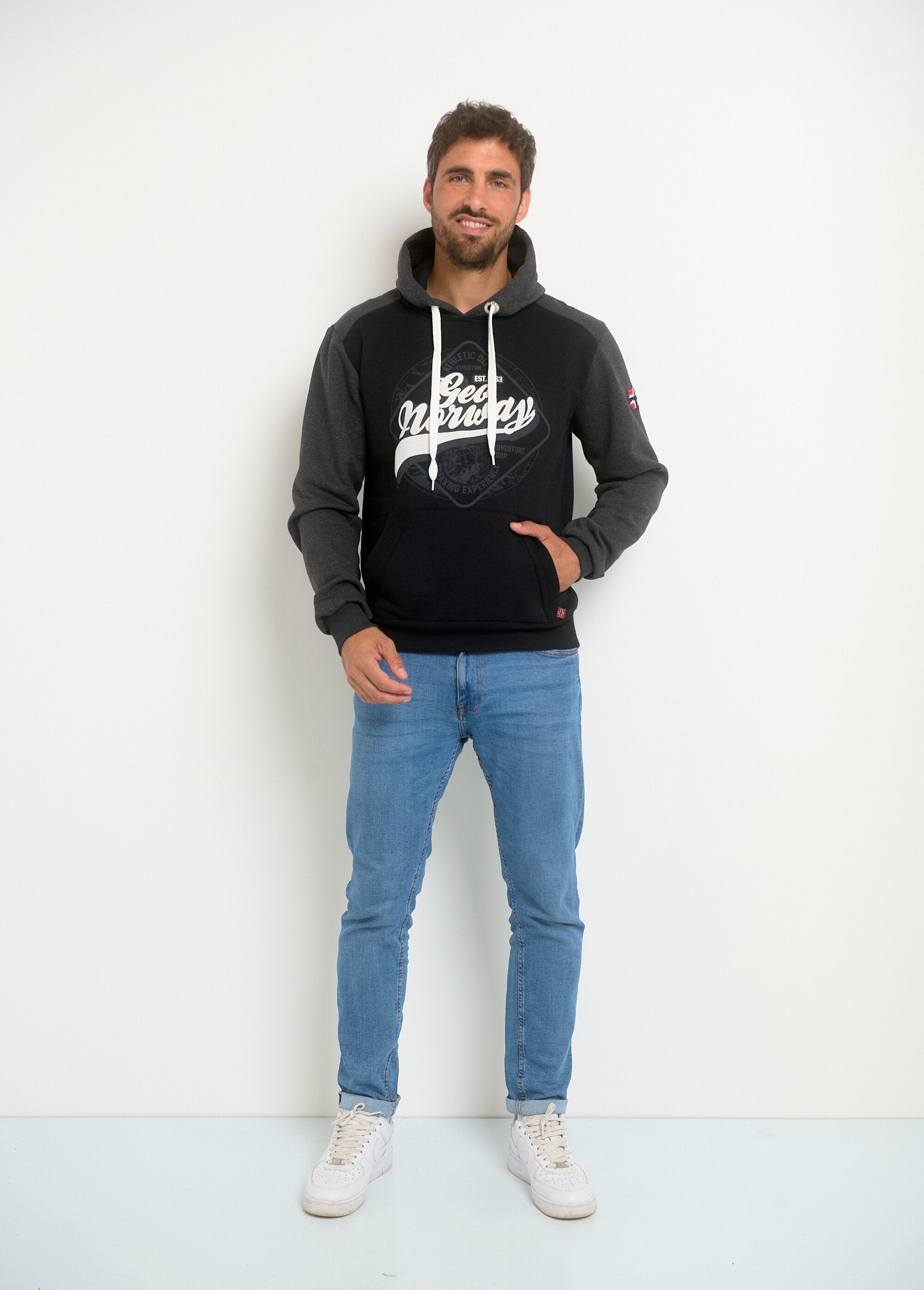 Sweat_à_capuche_avec_logo_vintage_Noir_SF1_slim