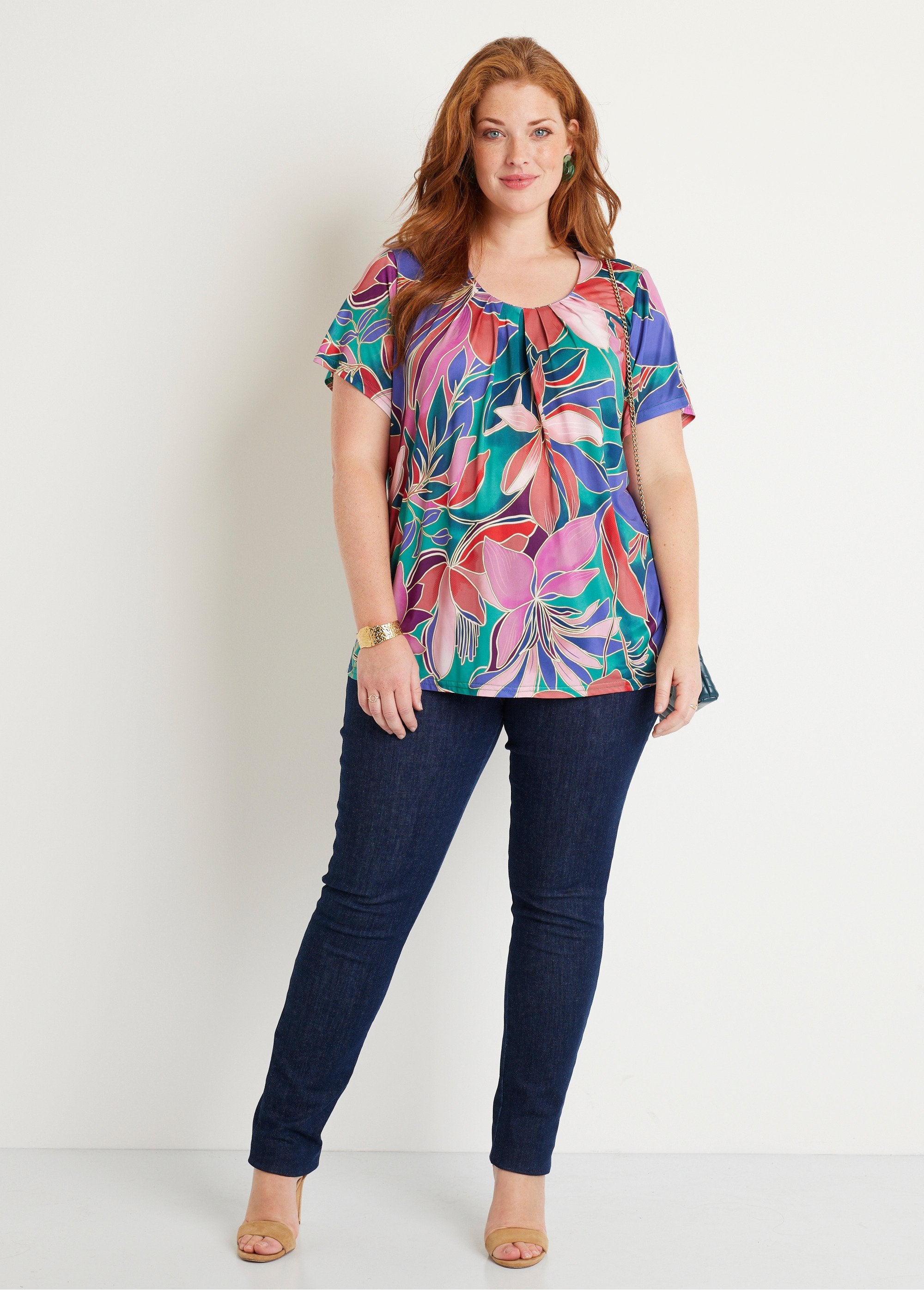 Losjes_vallend_gebloemd_T-shirt_met_lange_mouwen_Roze_en_groen_SF1_curvy