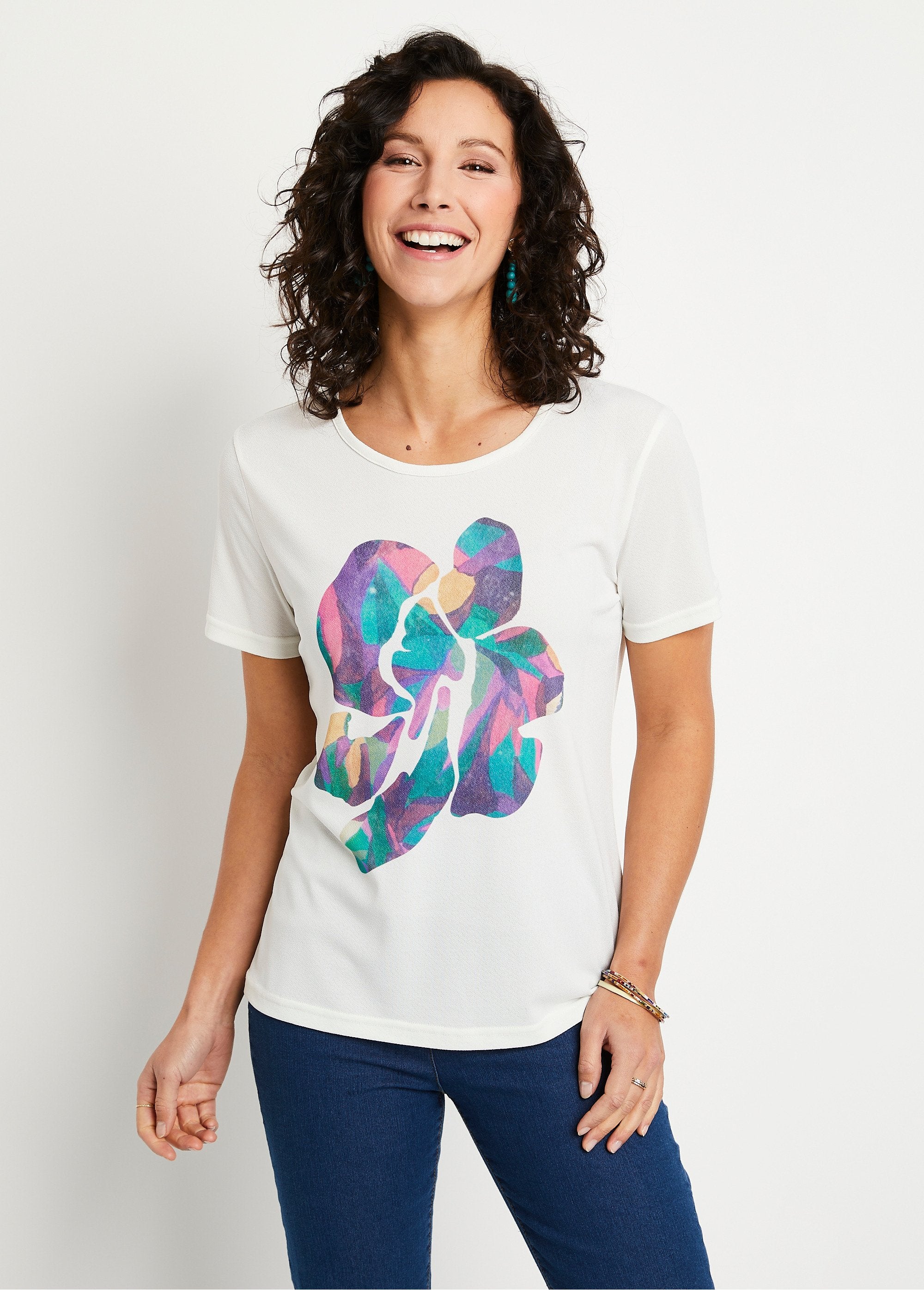 T-shirt_blanc_court_avec_motif_Fond_ecru_FA1_slim