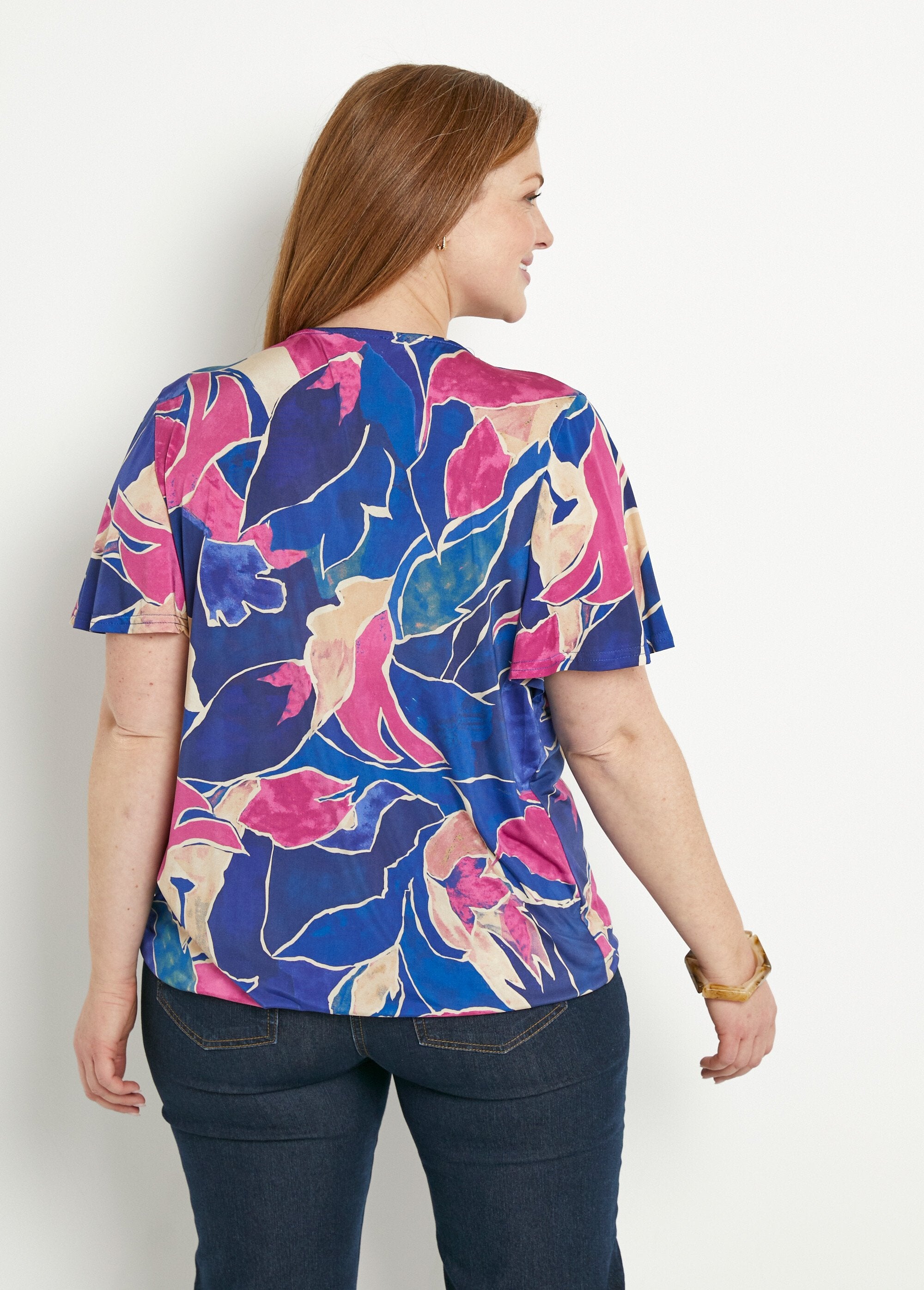 Gebloemd_lang_wikkel_T-shirt_Bleu_et_rose_DO1_curvy