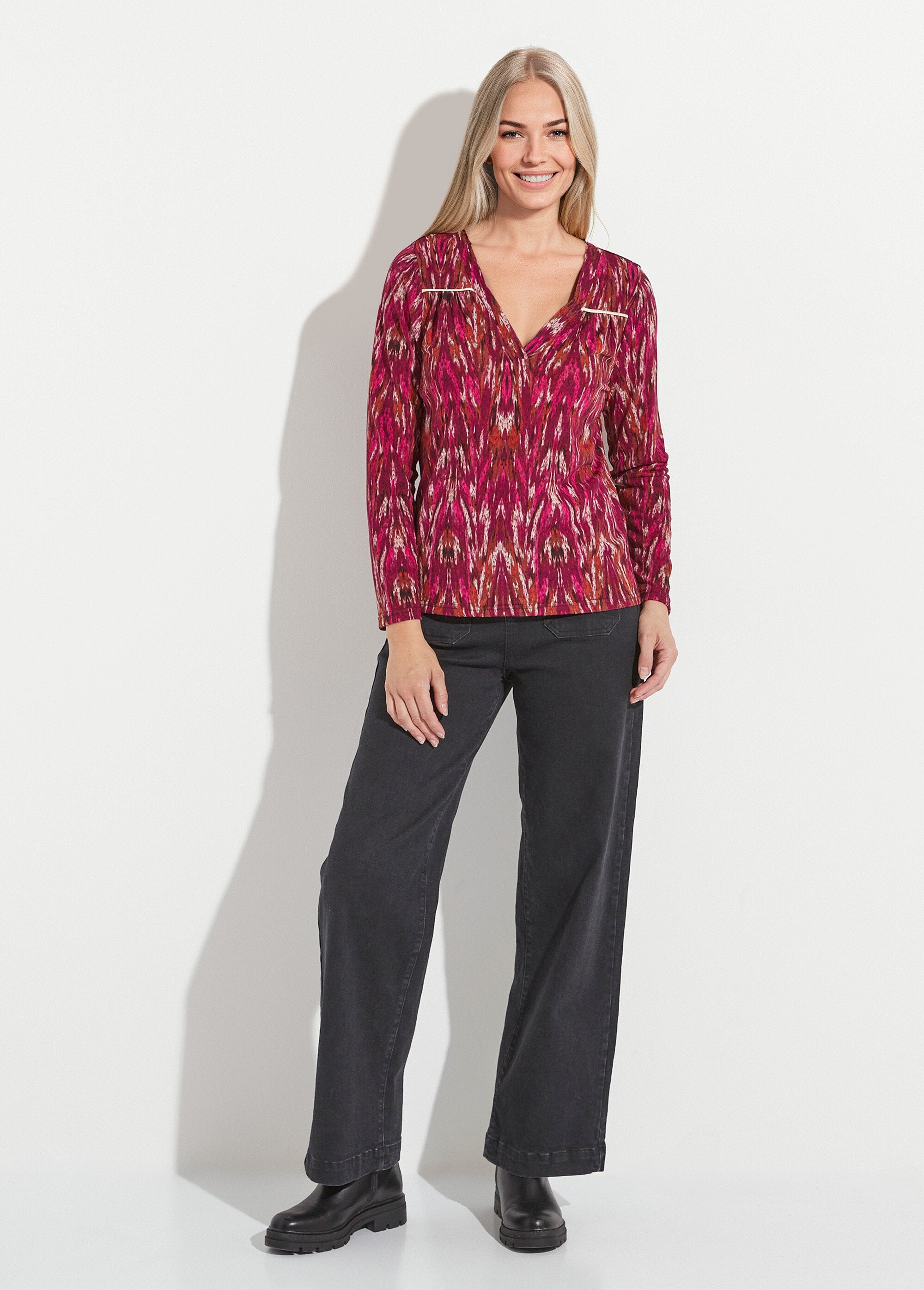 T-shirt_chaud_col_V_imprimé_manches_longues_Cassis_et_beige_SF1_slim