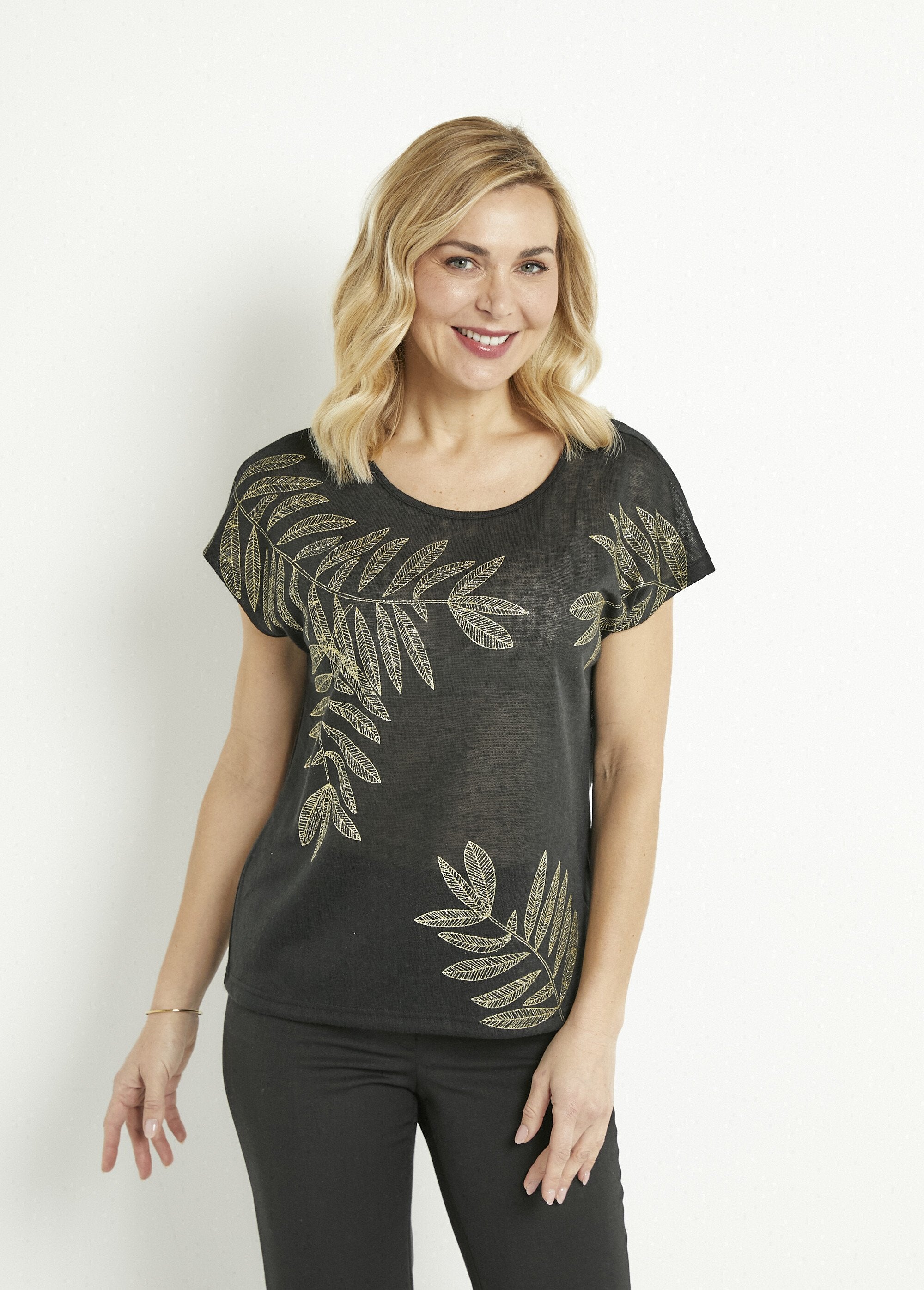 T-shirt_met_ronde_hals_in_gevlamd_breisel_met_goudkleurig_motief_Noir_FA1_slim