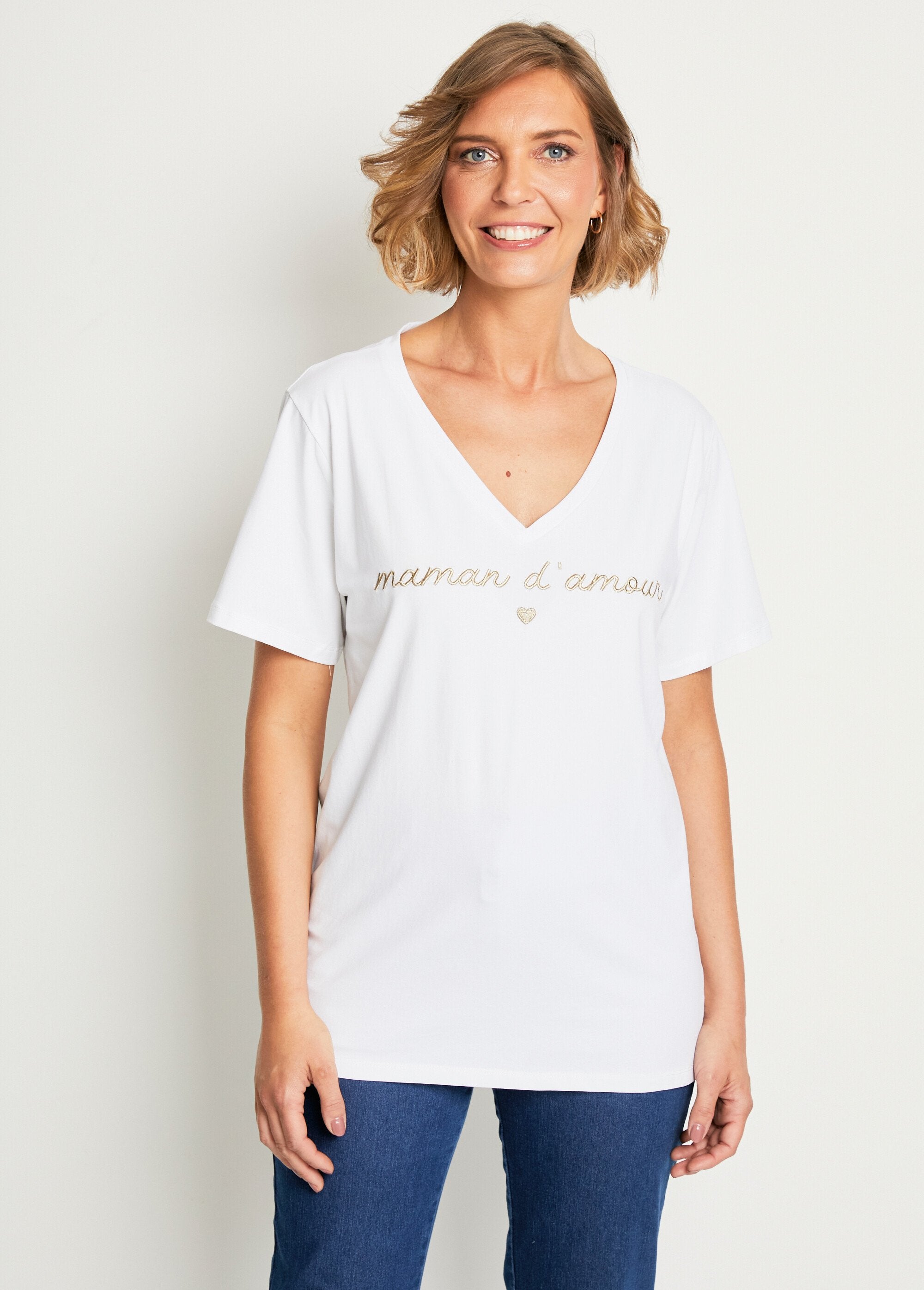 T-shirt_col_V_à_message_brodé_Blanc_FA1_slim