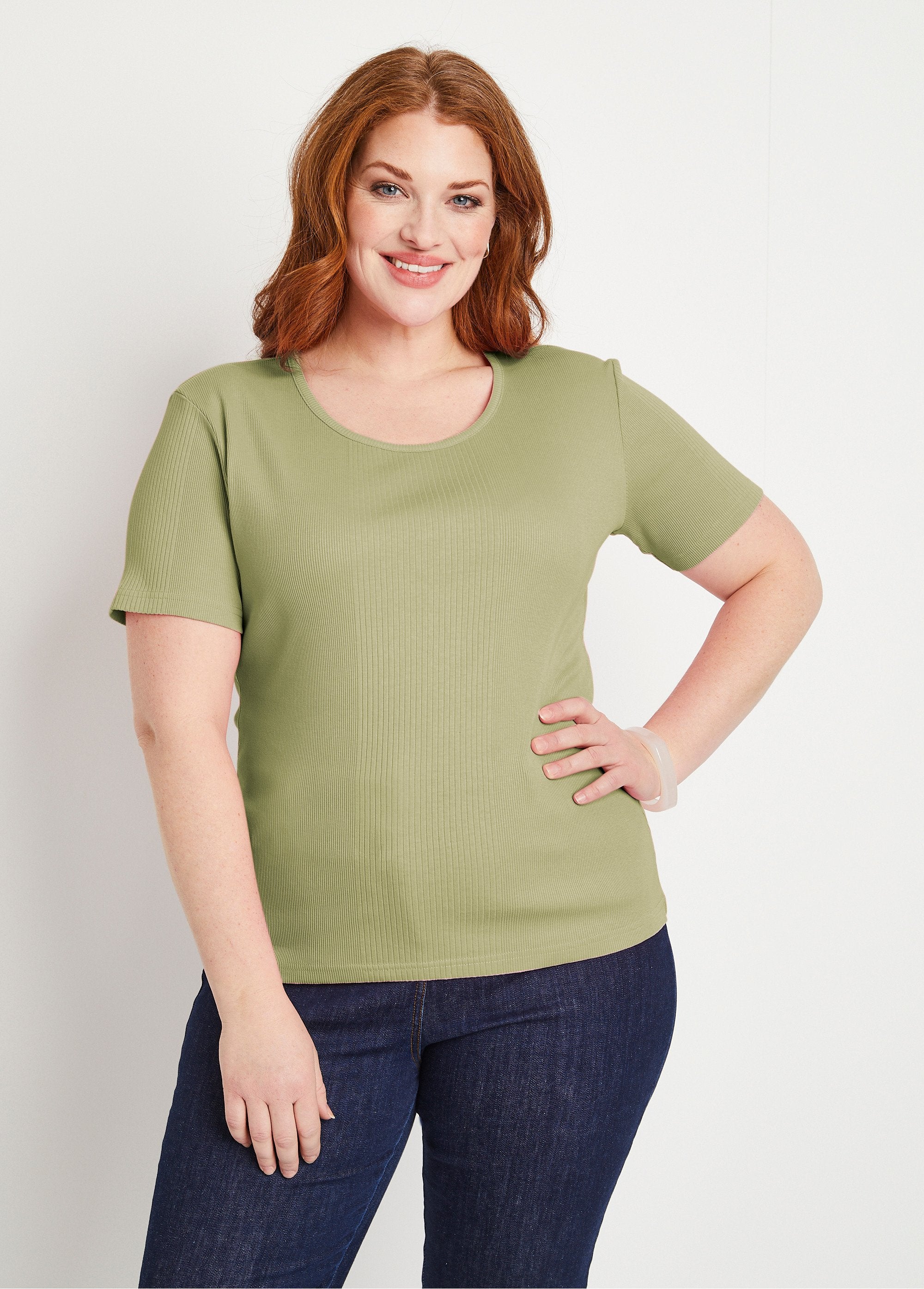 Ribgebreid_T-shirt_met_ronde_hals_Khaki_FA1_curvy