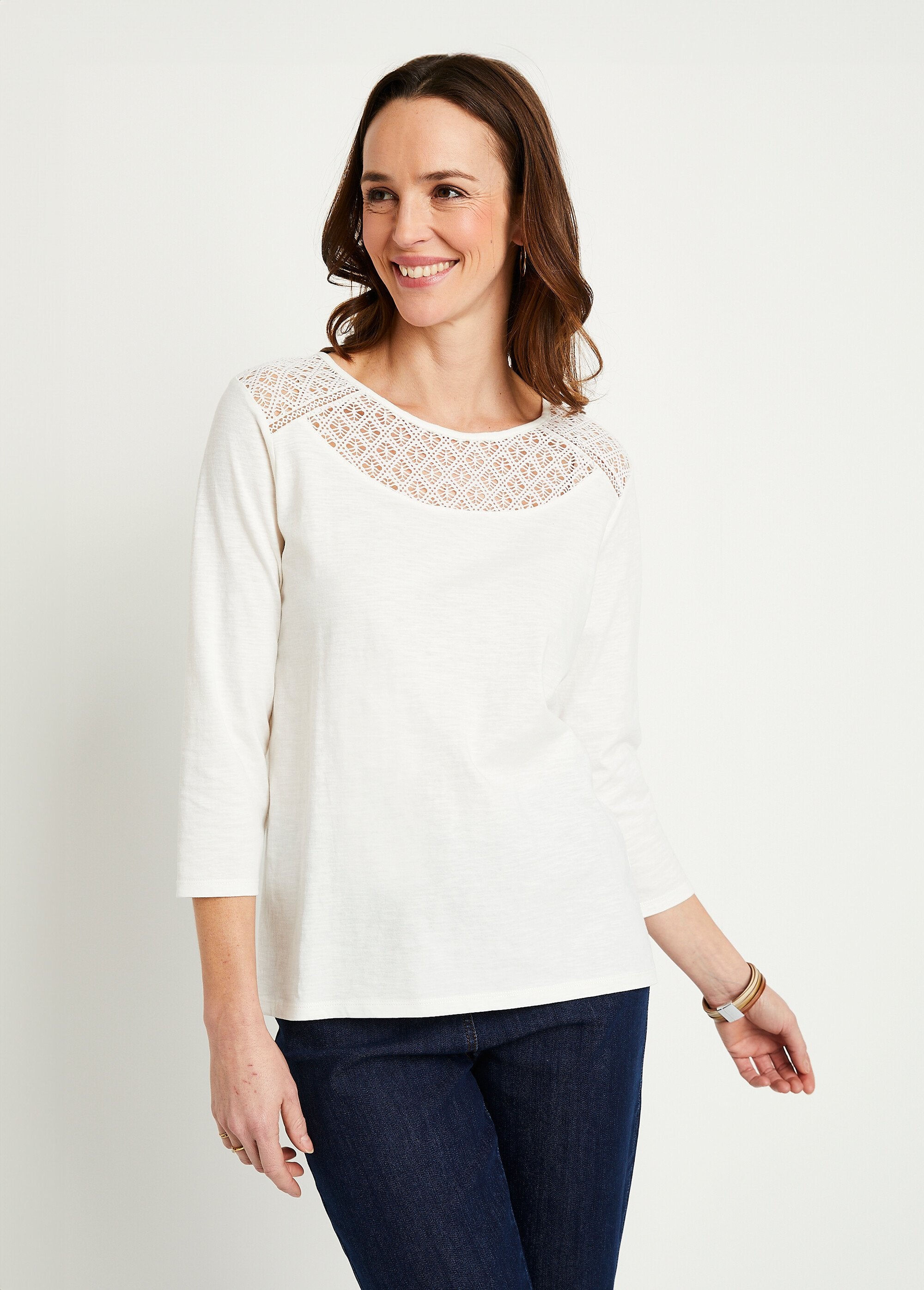 Cotton_and_lace_3/4_sleeve_t-shirt_White_FA1_slim