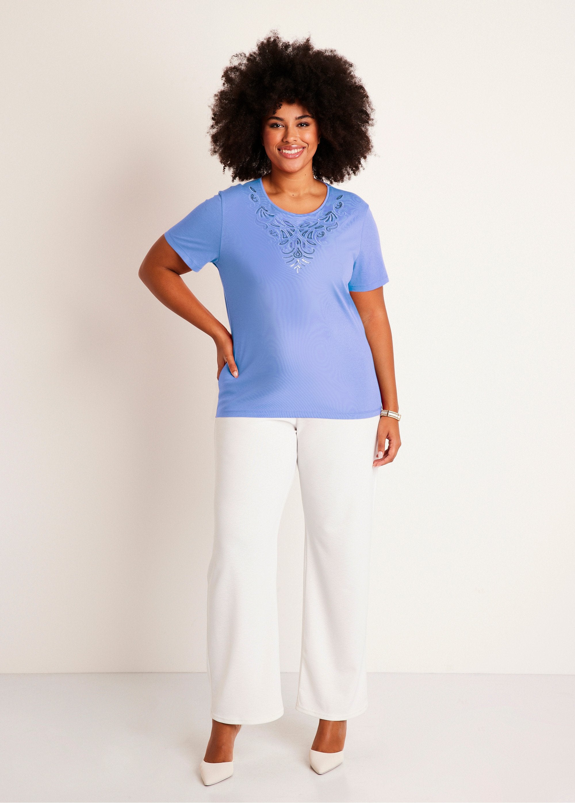 T-shirt_court_brodé_manches_courtes_Bleu_SF1_curvy