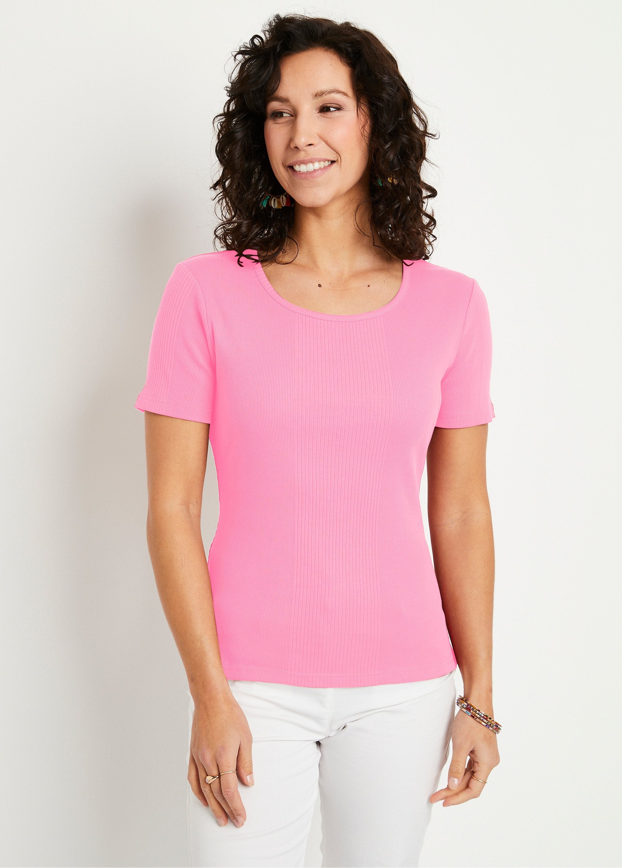 Ribgebreid_T-shirt_met_ronde_hals_ROZE_FA1_slim