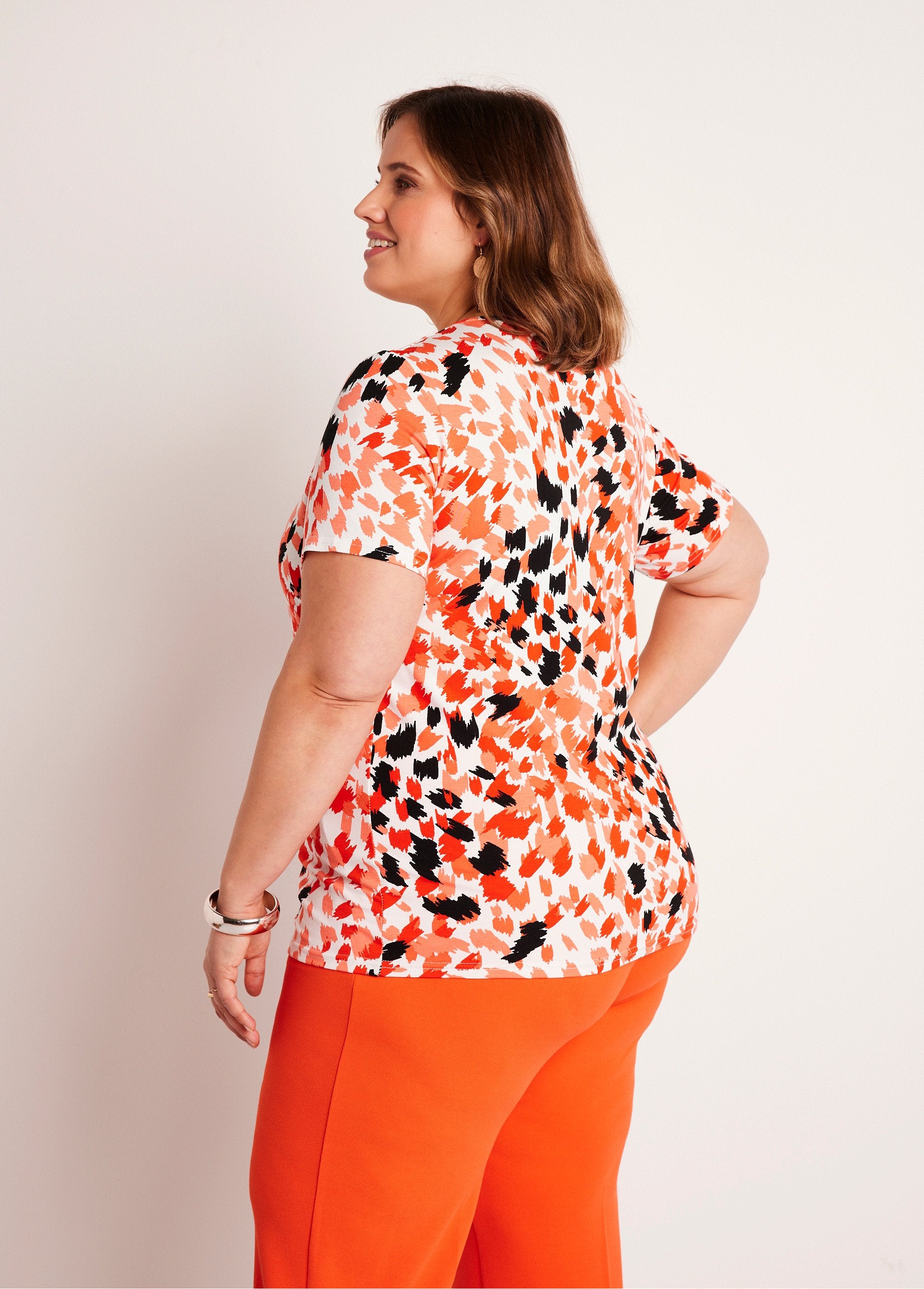 Short-sleeved_printed_cropped_t-shirt_Coral_DO1_curvy