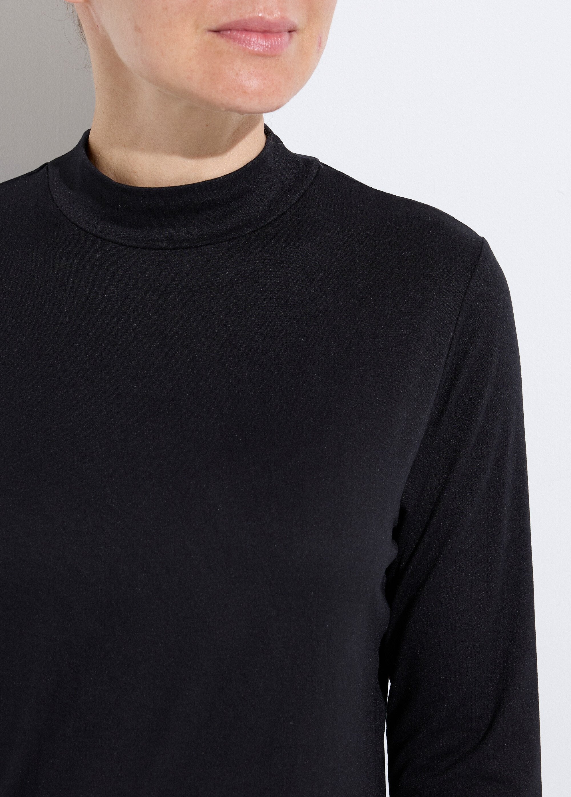 T-shirt_doux_col_montant_manches_longues_Noir_DE1_slim