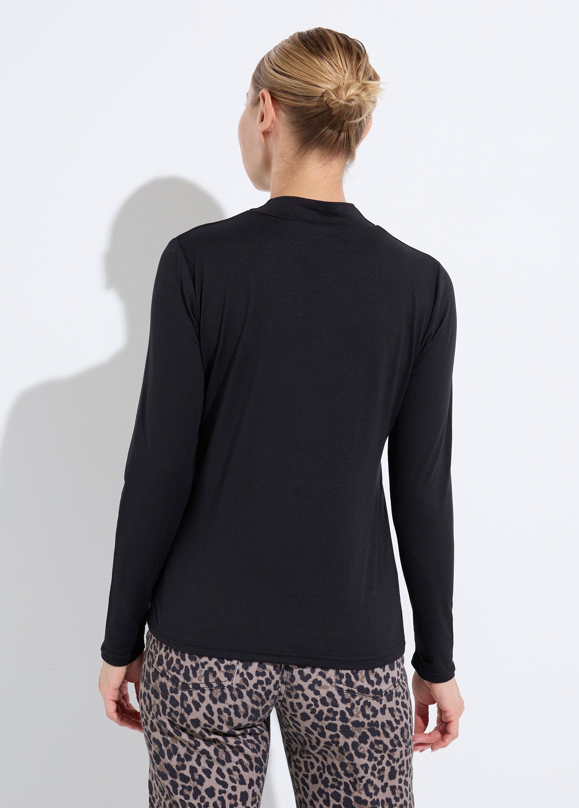 T-shirt_doux_col_montant_manches_longues_Noir_DO1_slim