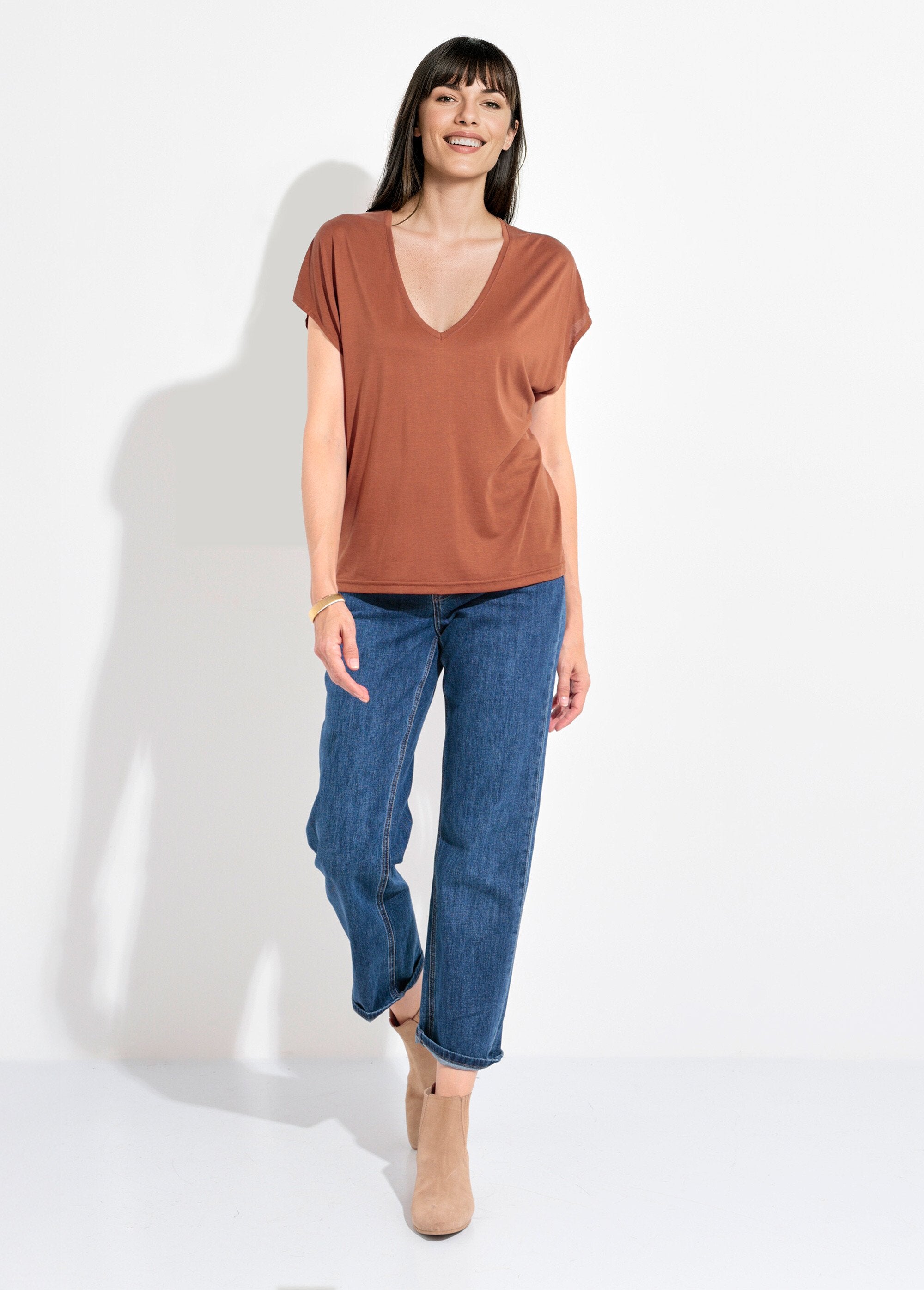 T-shirt_fluide_manches_courtes_porté_loose_Marron_SF1_slim