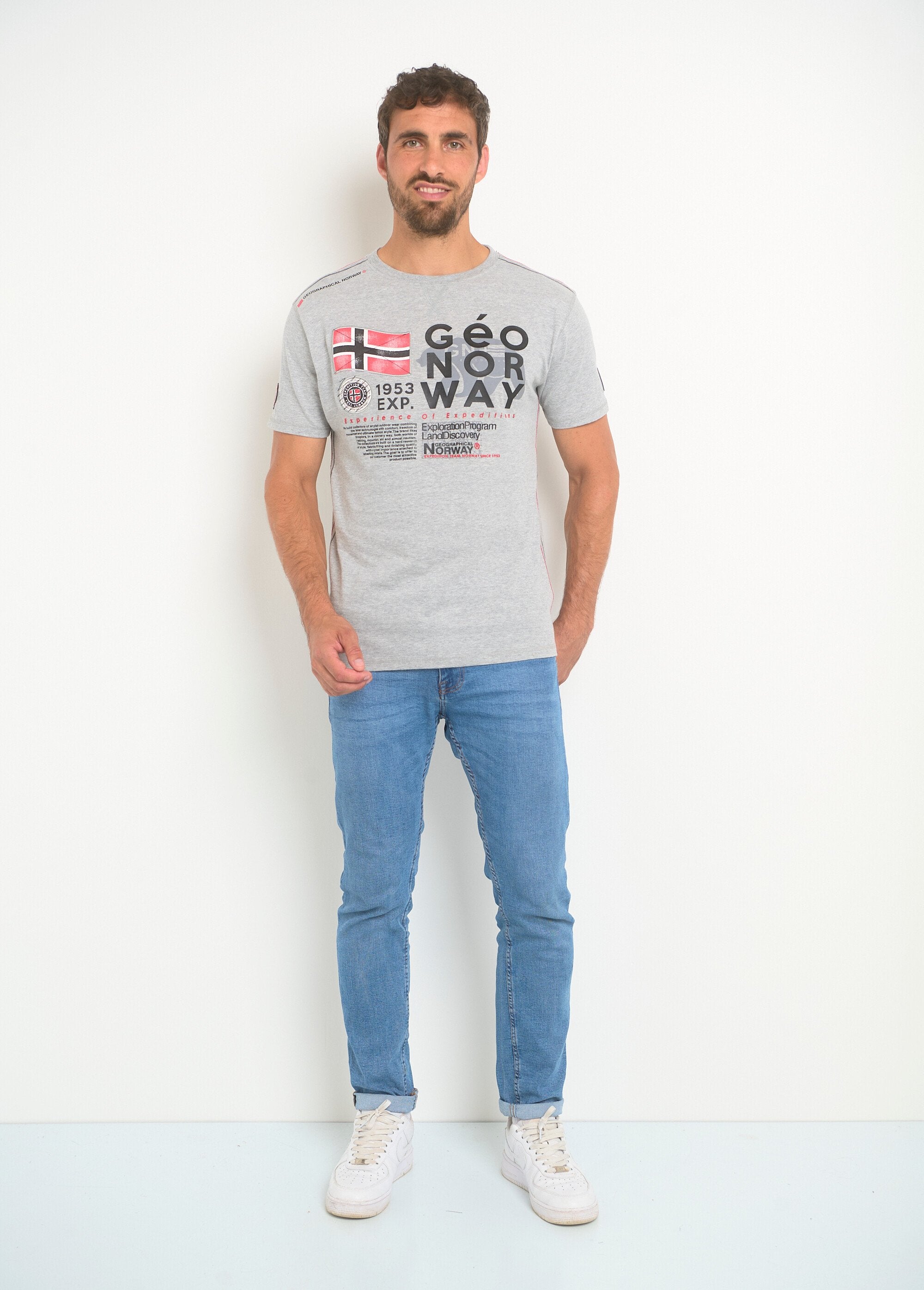 Heren-T-shirt_met_ronde_hals_en_opschrift_Gris_SF1_slim