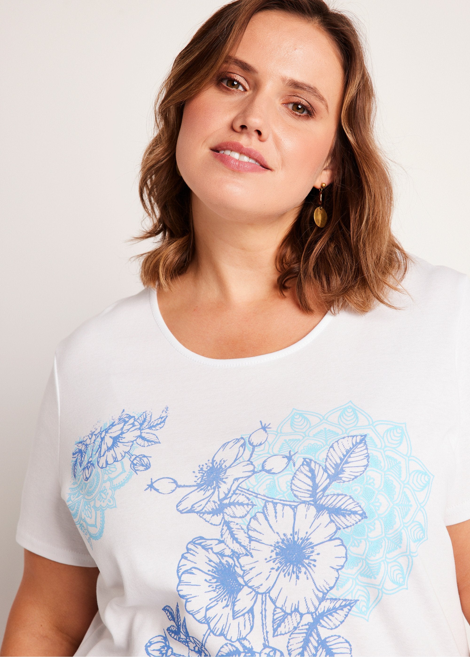 Camiseta_longa_estampada_BRANCO_DE1_curvy