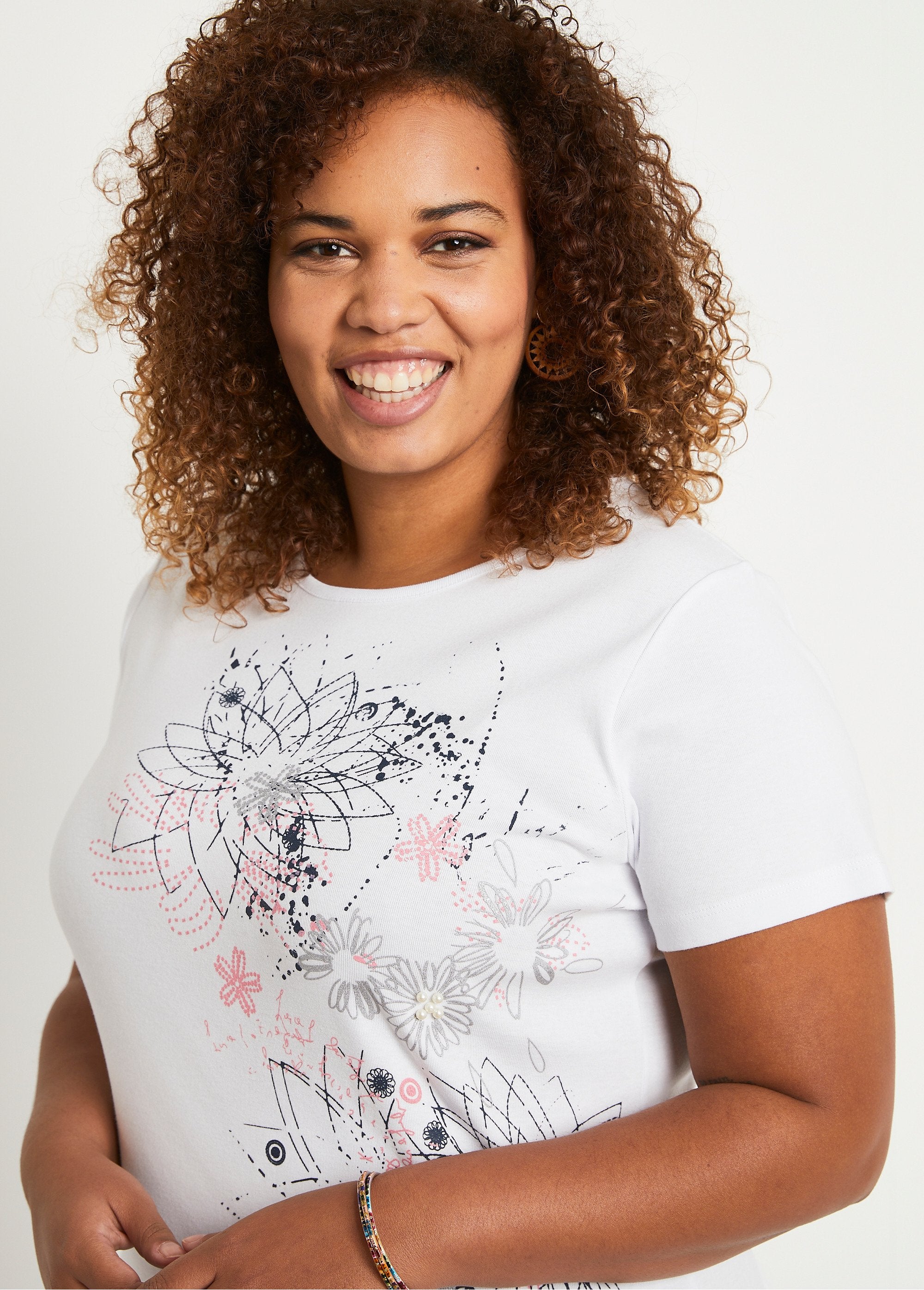 T-shirt_long_motif_fleuri_fentes_côtés_Blanc_DE1_curvy