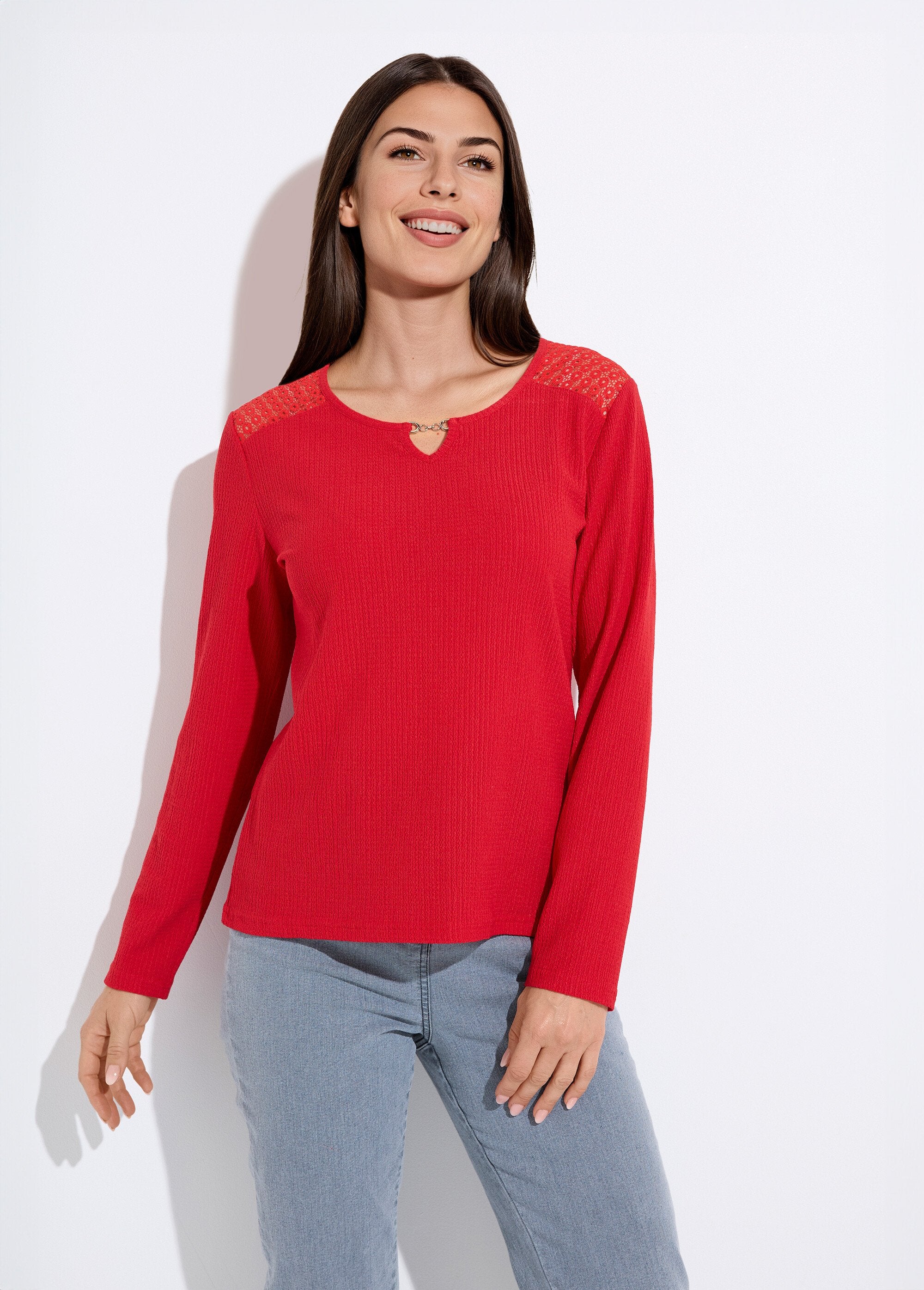T-shirt_maille_gaufrée_dentelle_encolure_bijou_Rouge_FA1_slim