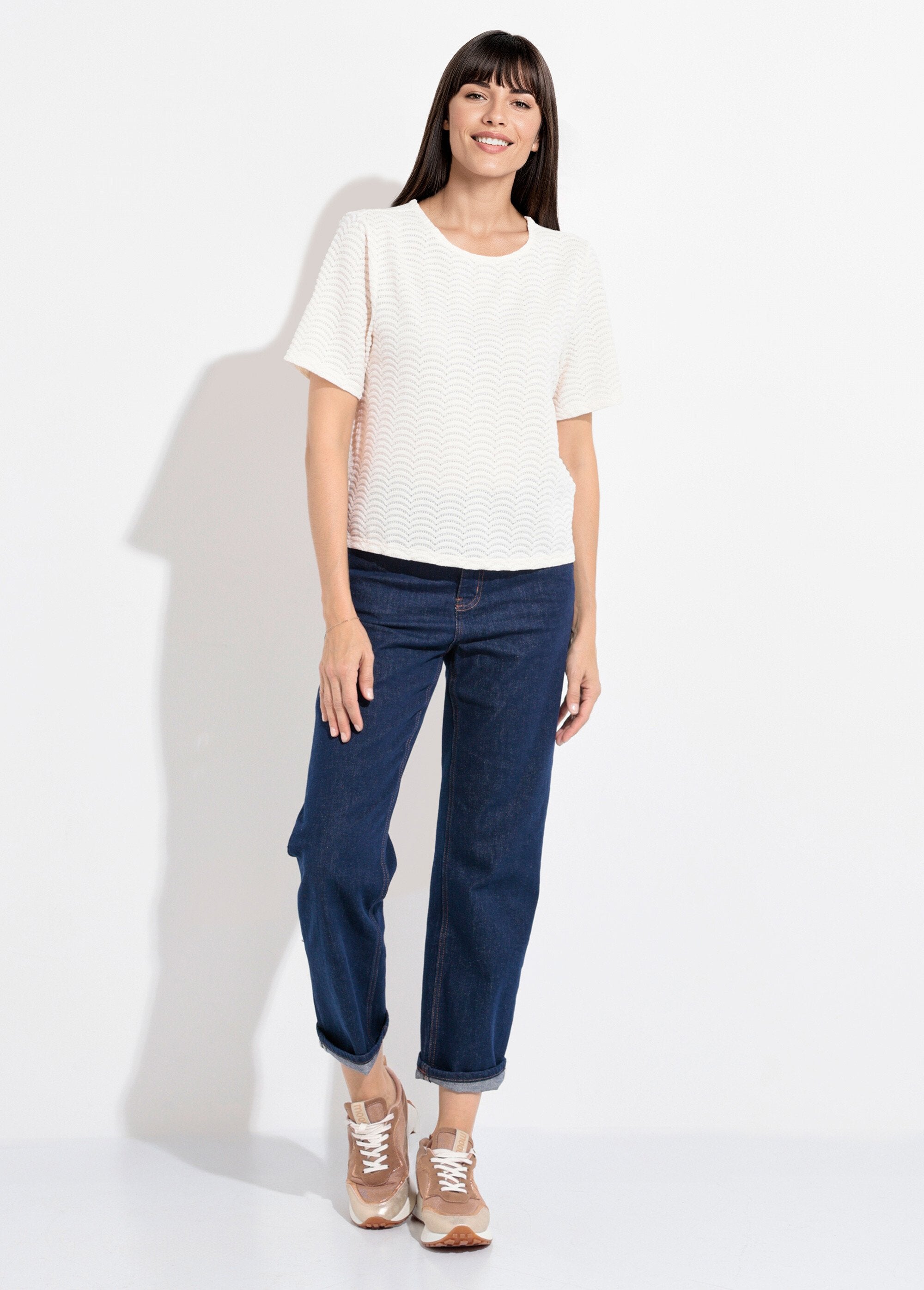 Gebreid_T-shirt_met_schubbenpatroon_Beige_SF1_slim