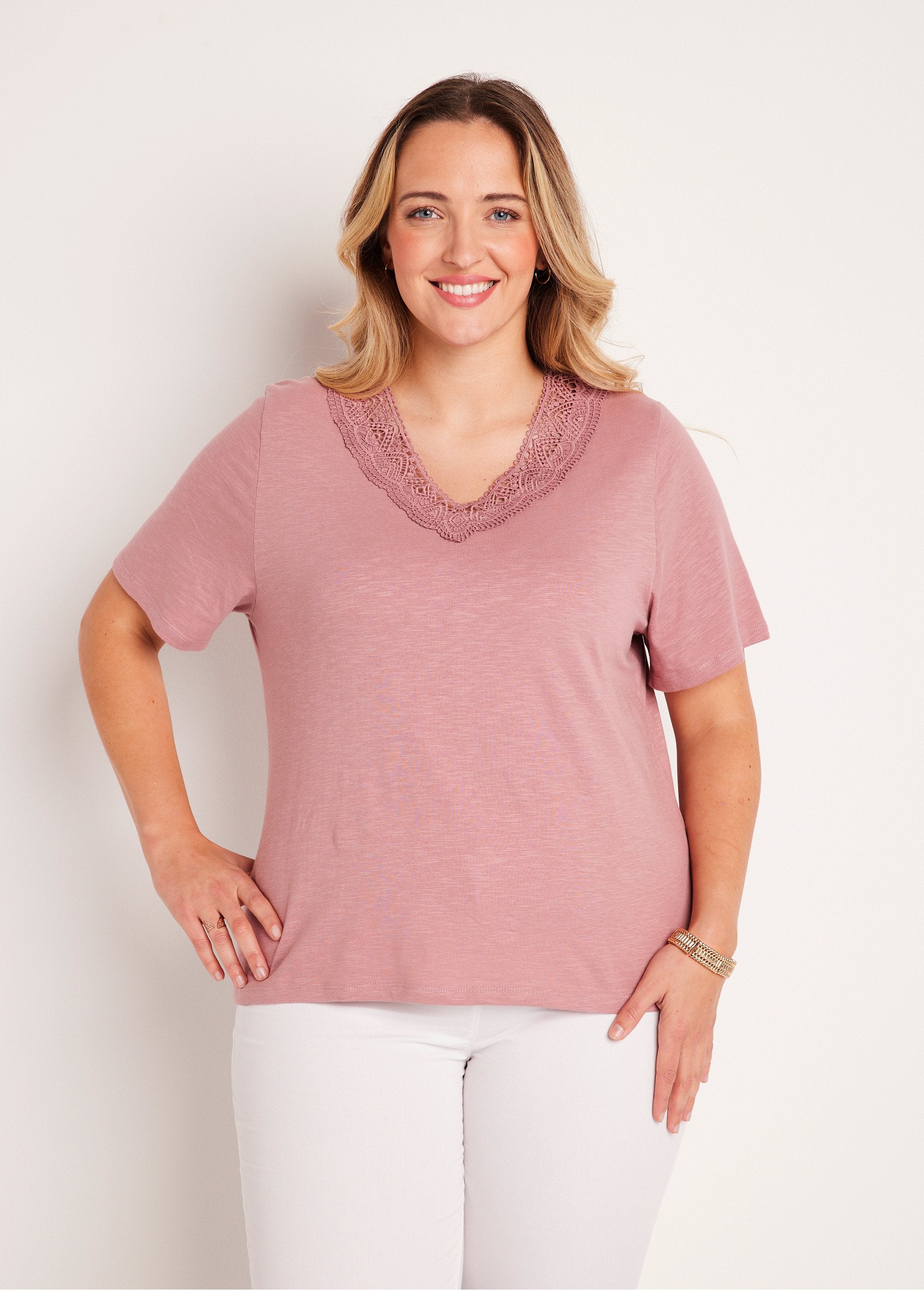 T-shirt_manches_courtes_coton_et_macramé_Rose_FA1_curvy