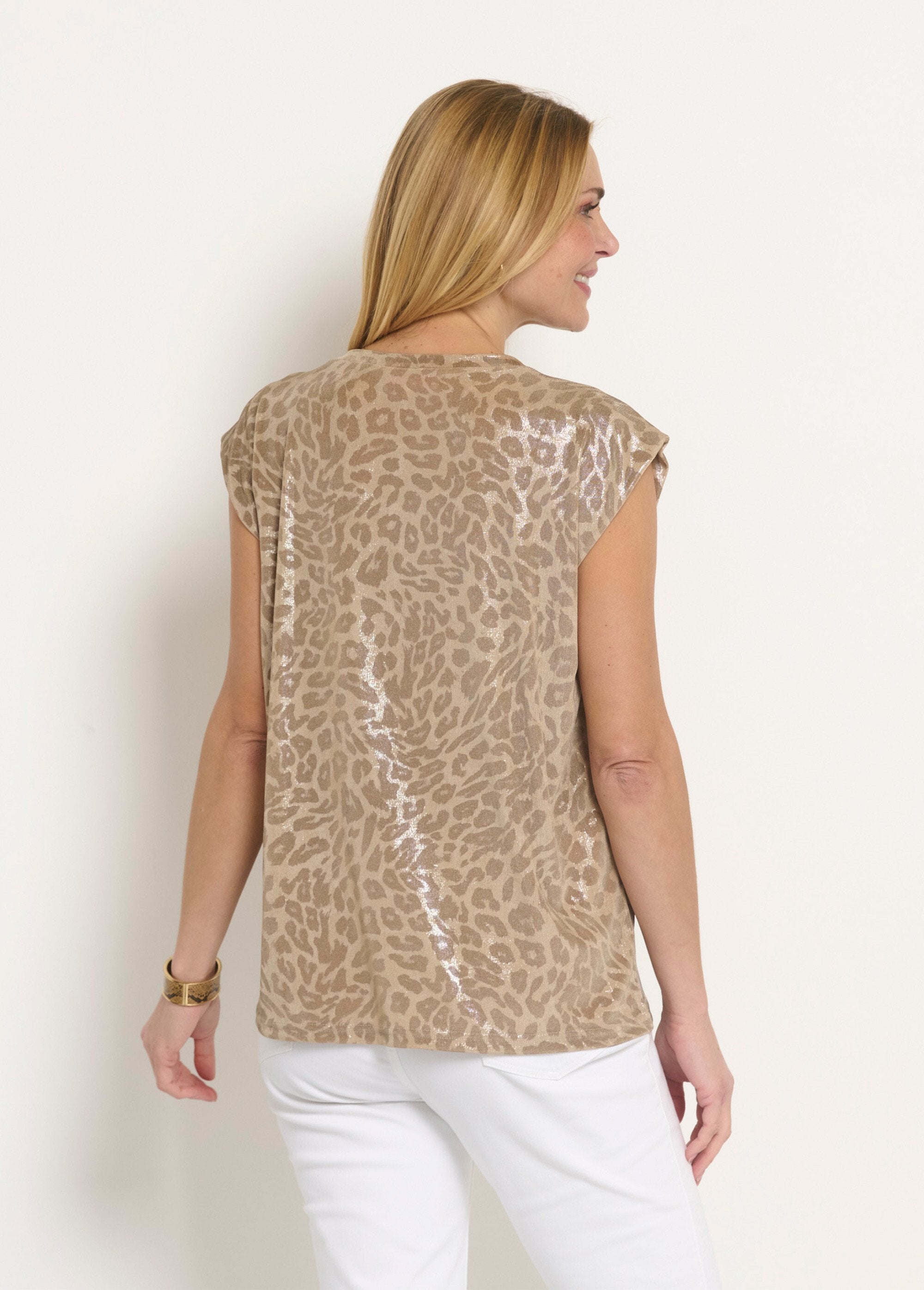 Metallic_T-shirt_zonder_mouwen_met_luipaardprint_Taupe_irise_DO1_slim