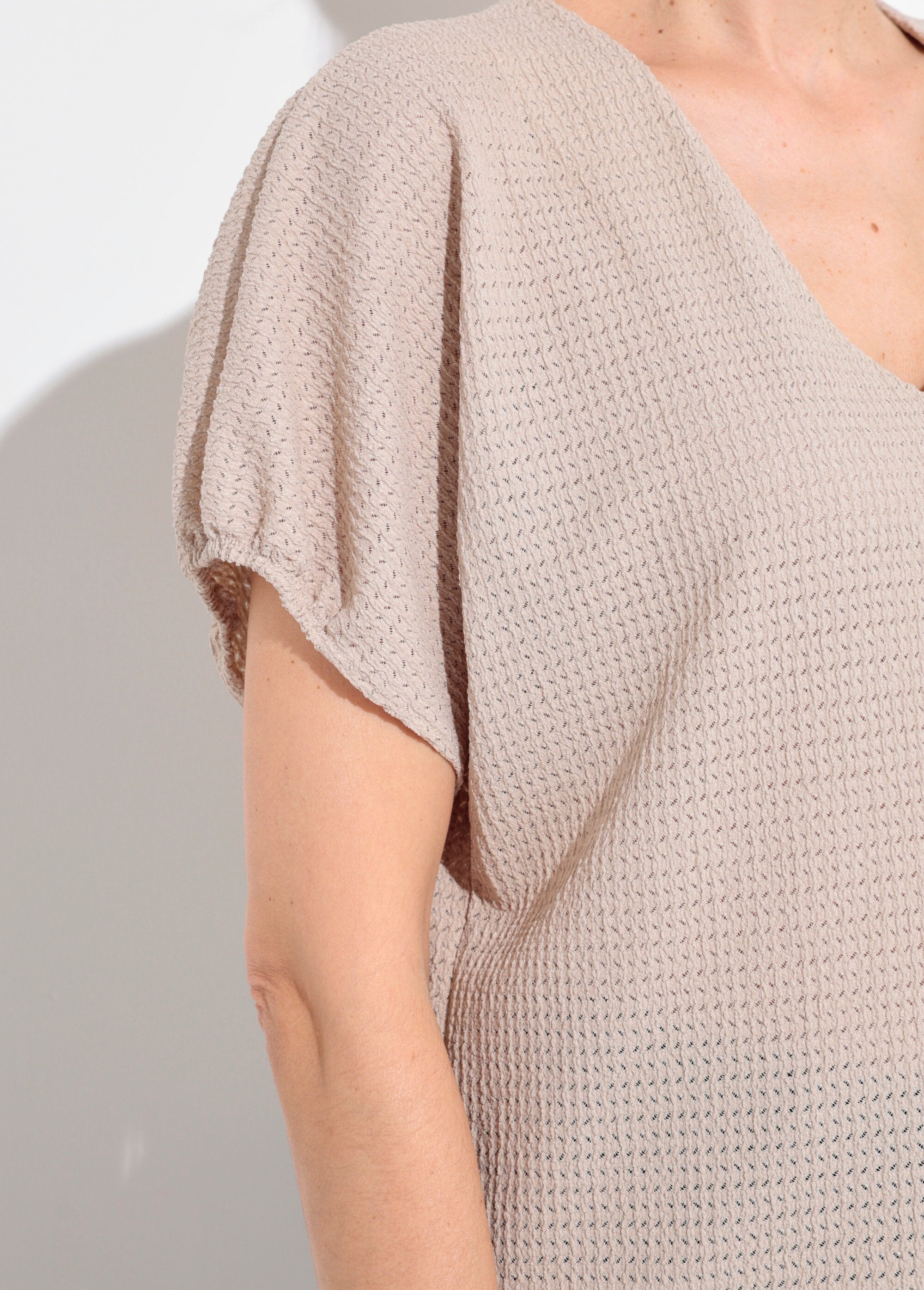 T-shirt_texturé_avec_manches_élastiquées_Ficelle_DE2_slim