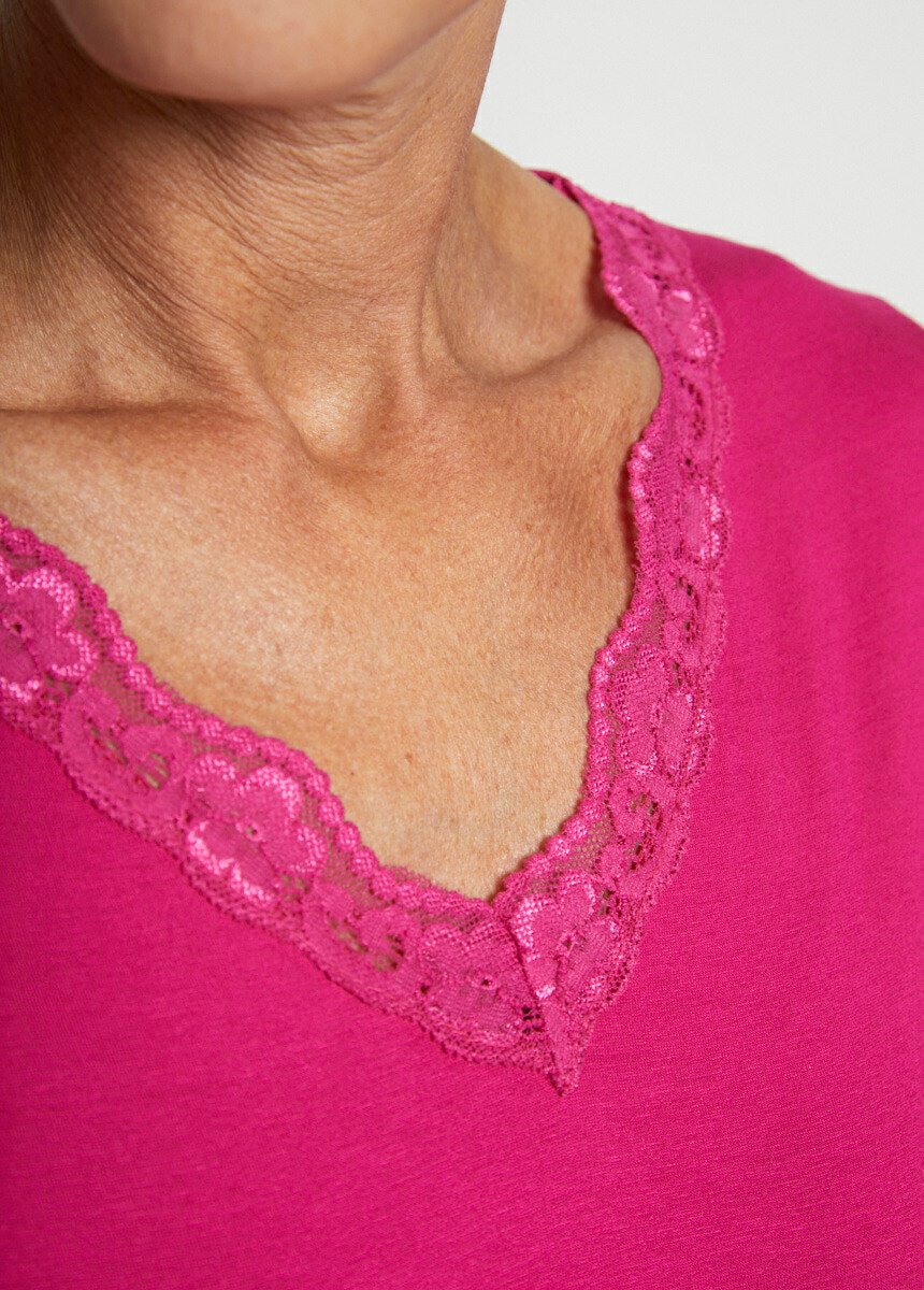 T-shirt_court_dentelle_col_V_manches_longues_Fuchsia_DE2_slim