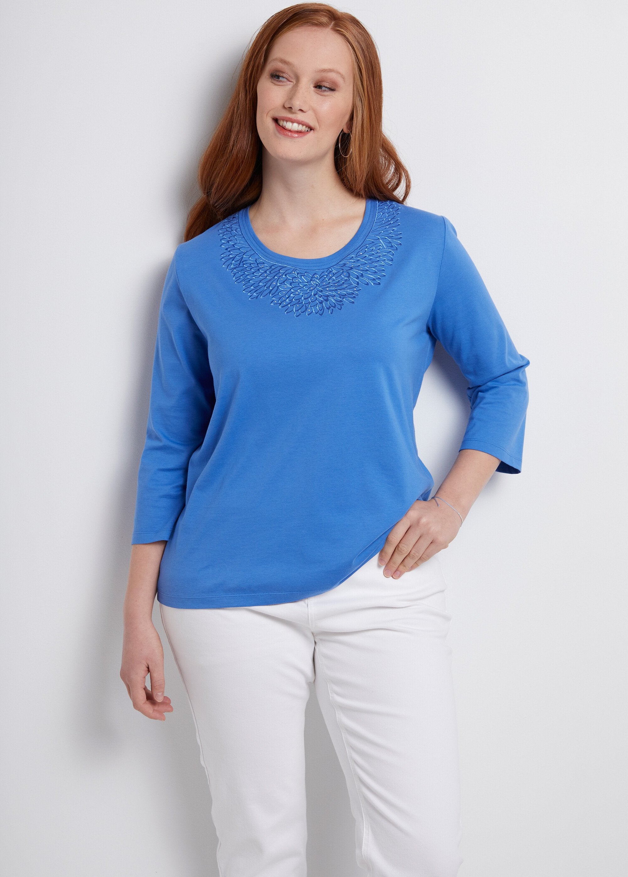 T-shirt_manches_3/4_col_brodé_clouté_Bleu_FA1_curvy