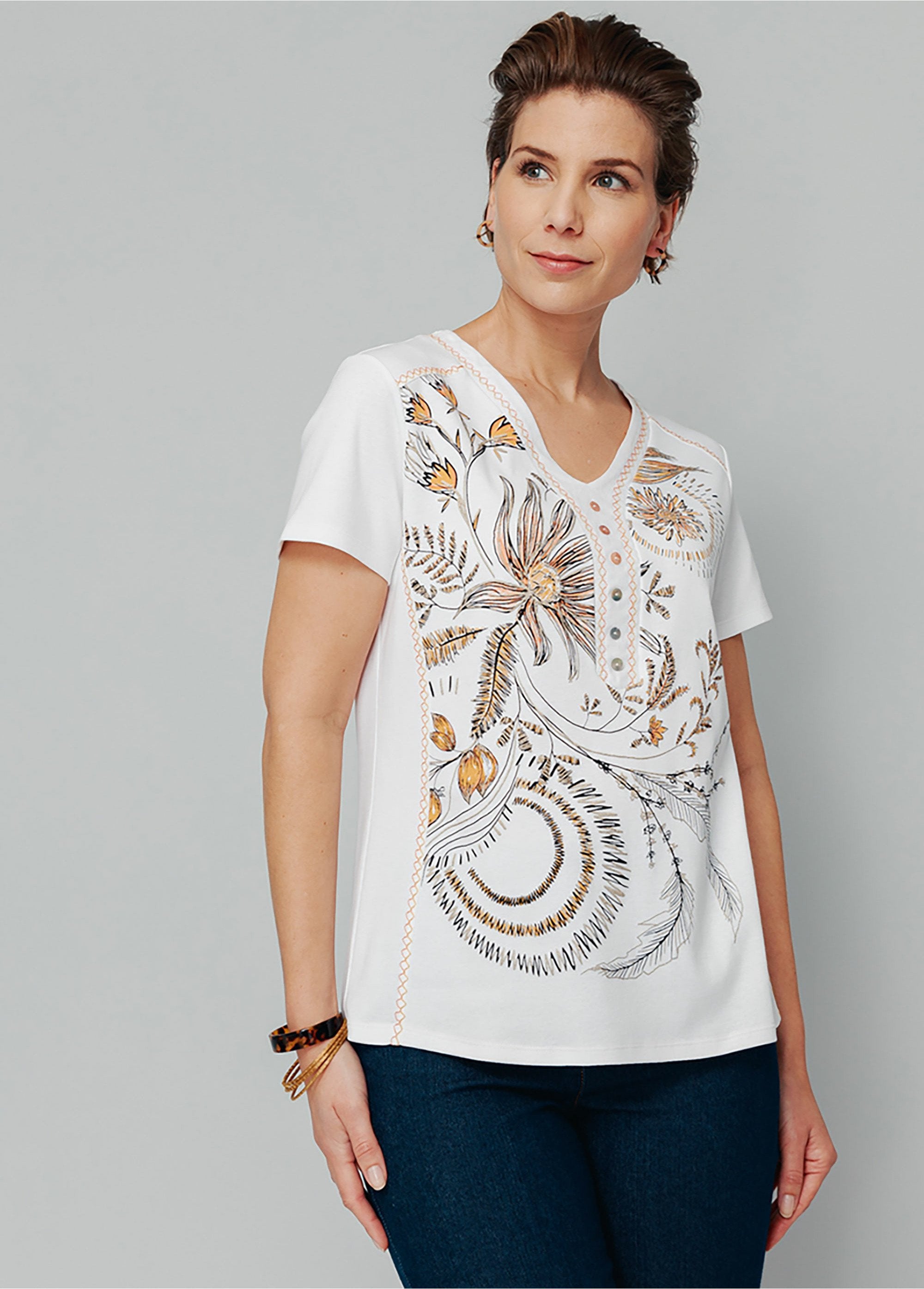 Gebloemd_T-shirt_met_borduursel_Natuurlijk_FA1_slim