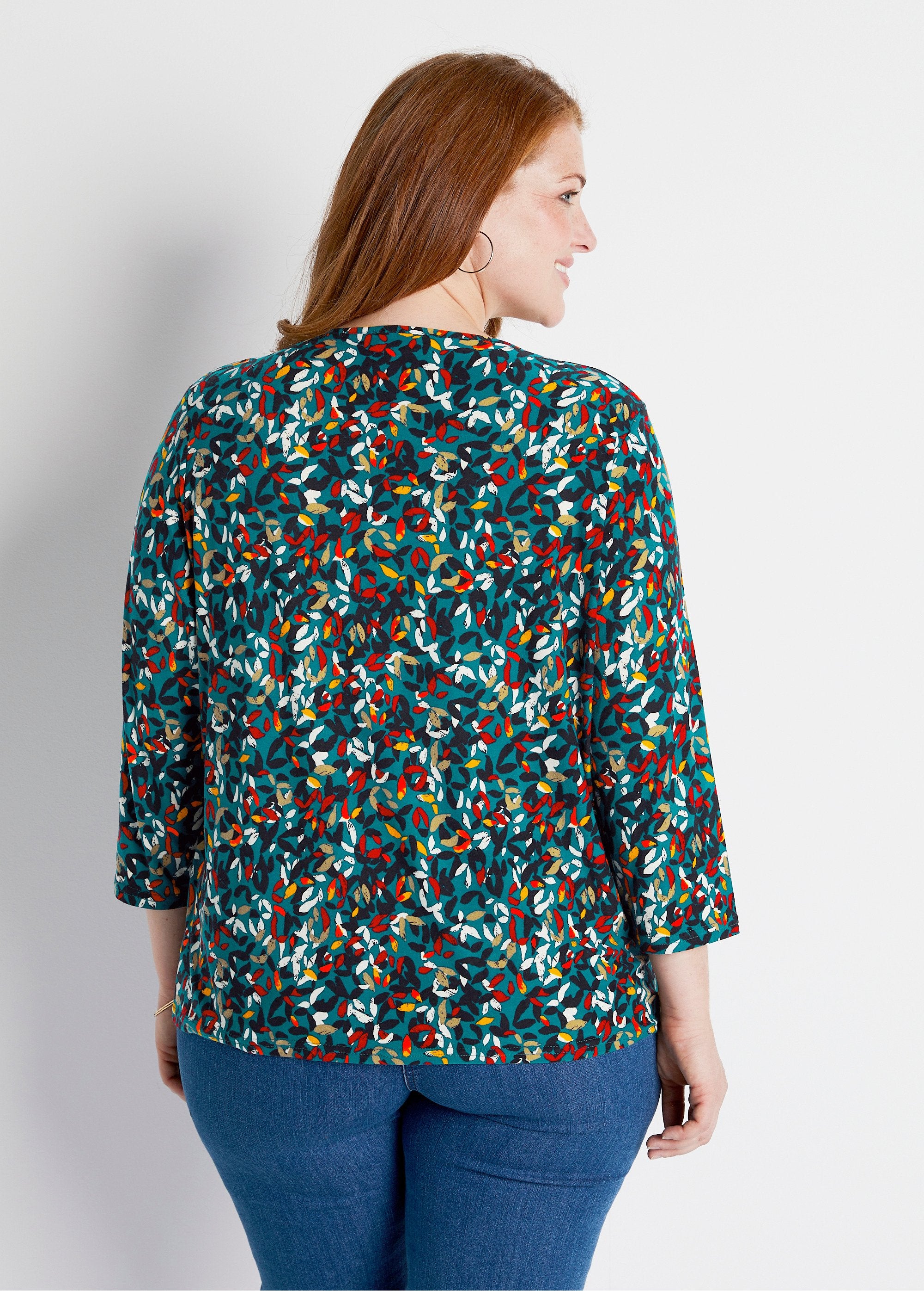 Short_round_neck_3/4_sleeve_printed_t-shirt_Duck_background_DO1_curvy