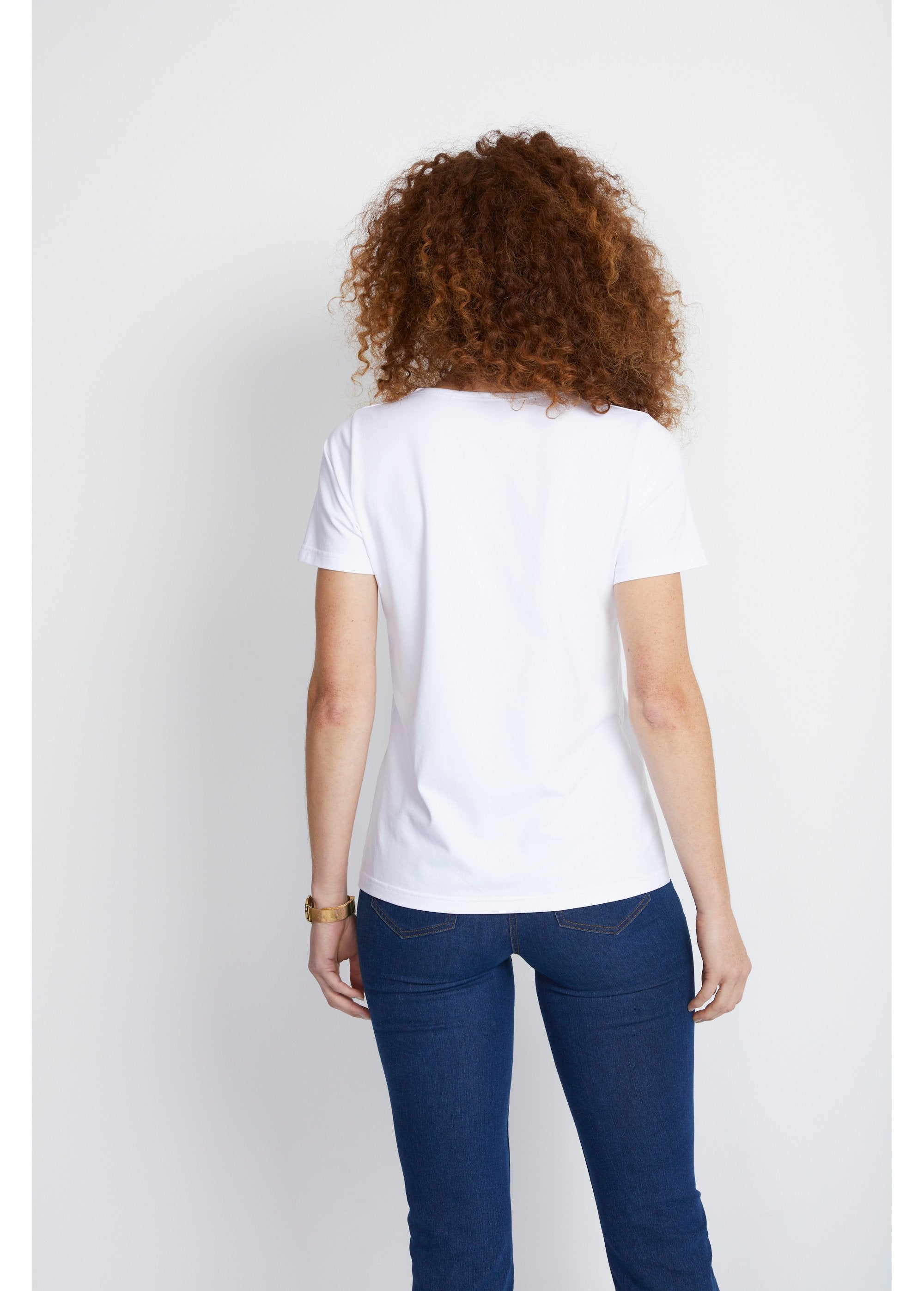 Camiseta_calada_bordada_con_cuello_en_V_Blanco,_Blanca_DO1_slim